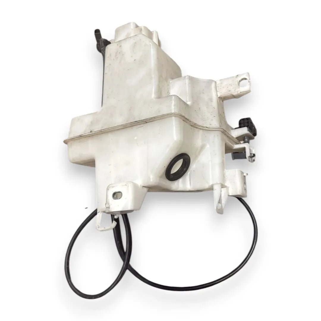Dettaglio Vaschetta acqua radiatore Mazda 2 3ª Serie 2014–2020 OEM P54G15351A - foto 2