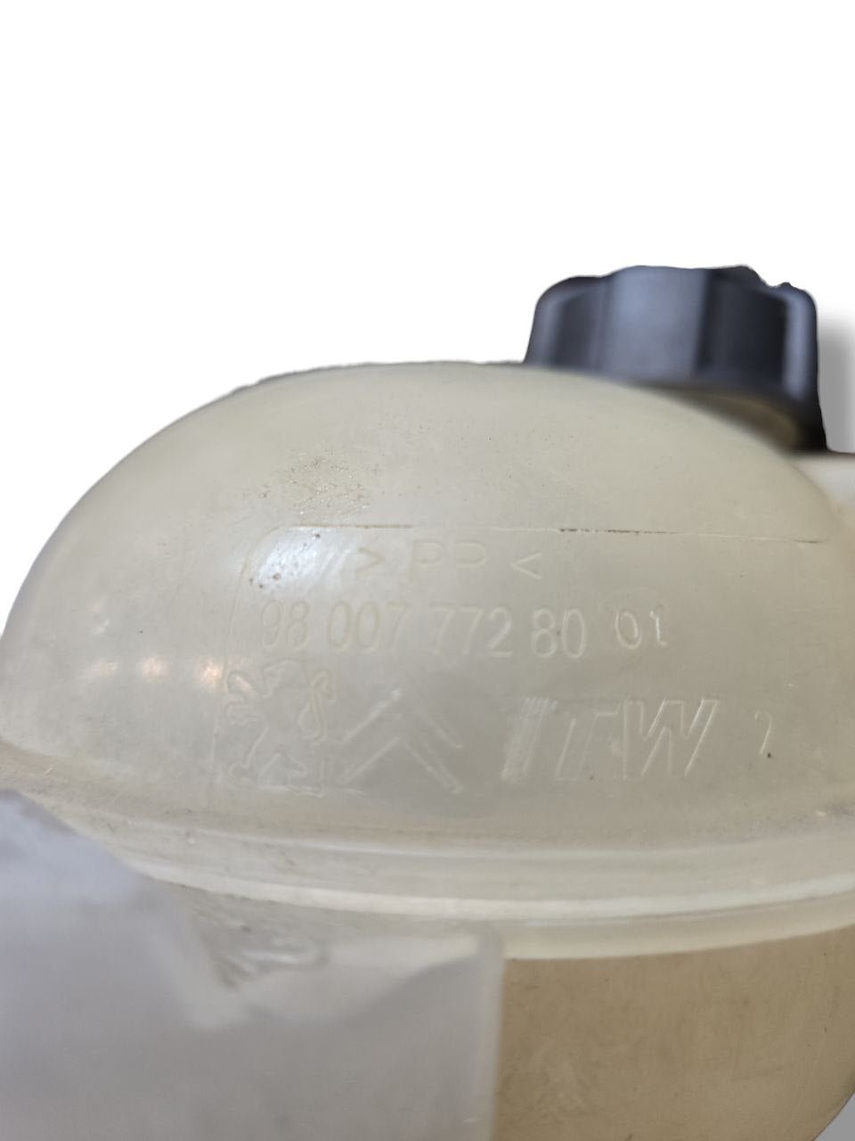 Radiator Liquid Tank Peugeot 208 / C3 / DS3 1.2 Petrol (2019 >) Code: 9800777280 - F&P CRASH SRLS - Used Parts