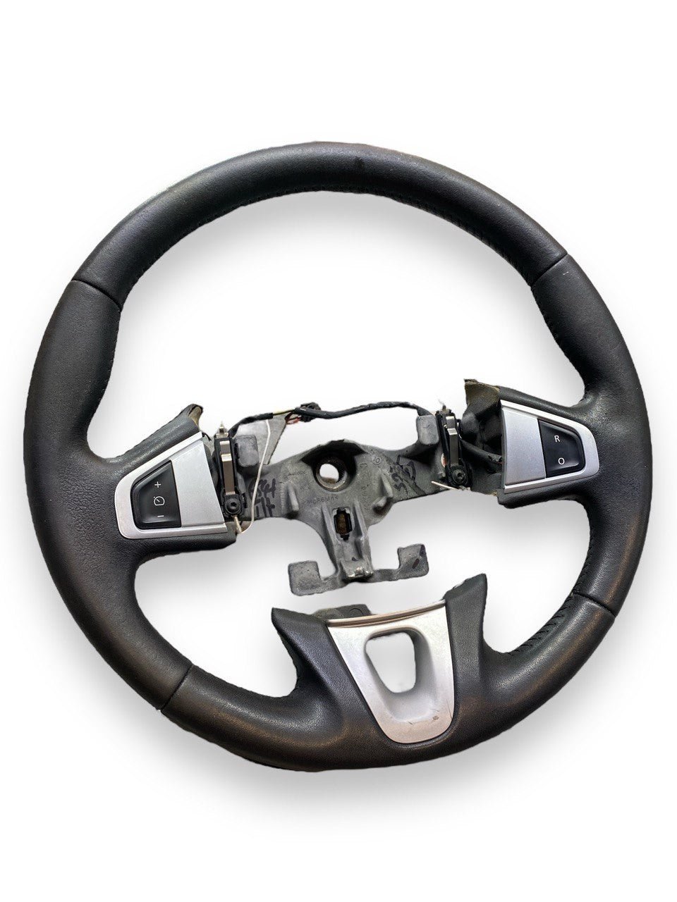 Volante 3 razze con comandi Renault Megane III serie 1.5 dci ( 2010 ) cod. 484307102R - F&P CRASH SRLS - Ricambi Usati