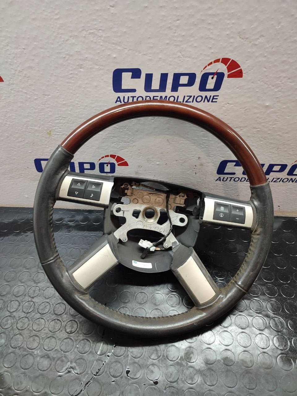 Steering wheel Chrysler 300c year 2007 - F&P CRASH SRLS - Used Parts