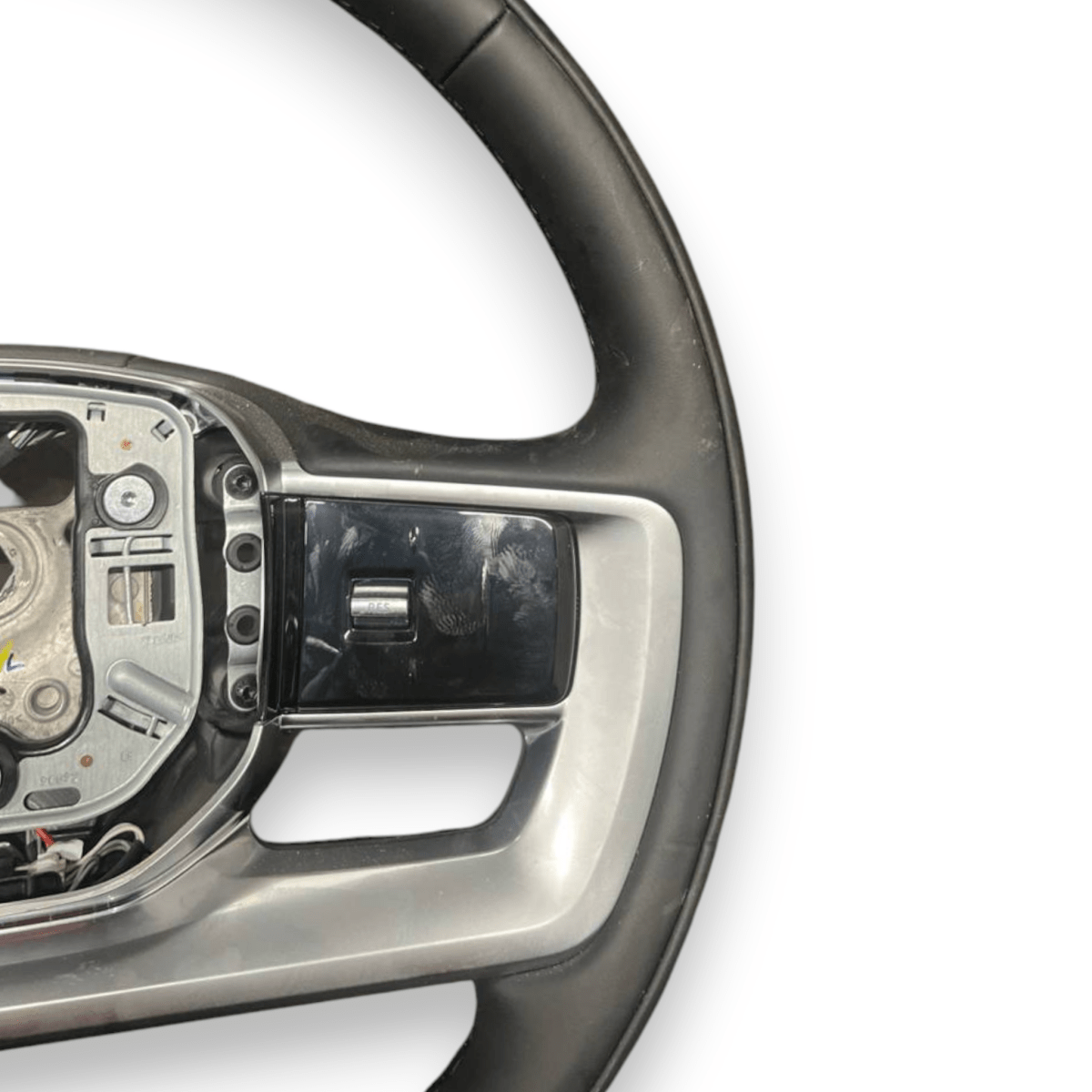 Volante / Sterzo in Pelle Land Rover Sport L461 (2022 - ) cod: R8E2 - 3F563 - F&P CRASH SRLS - Ricambi Usati