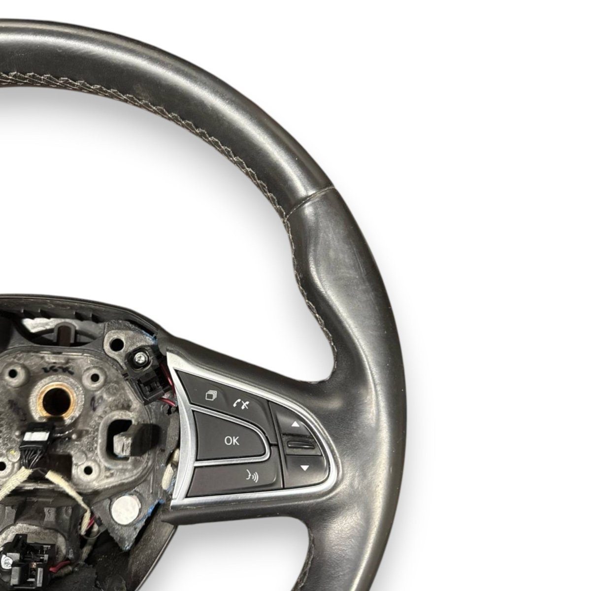 Volante / sterzo renault kadjar Cod: 484003952r (2015 - 2022) - F&P CRASH SRLS - Ricambi Usati