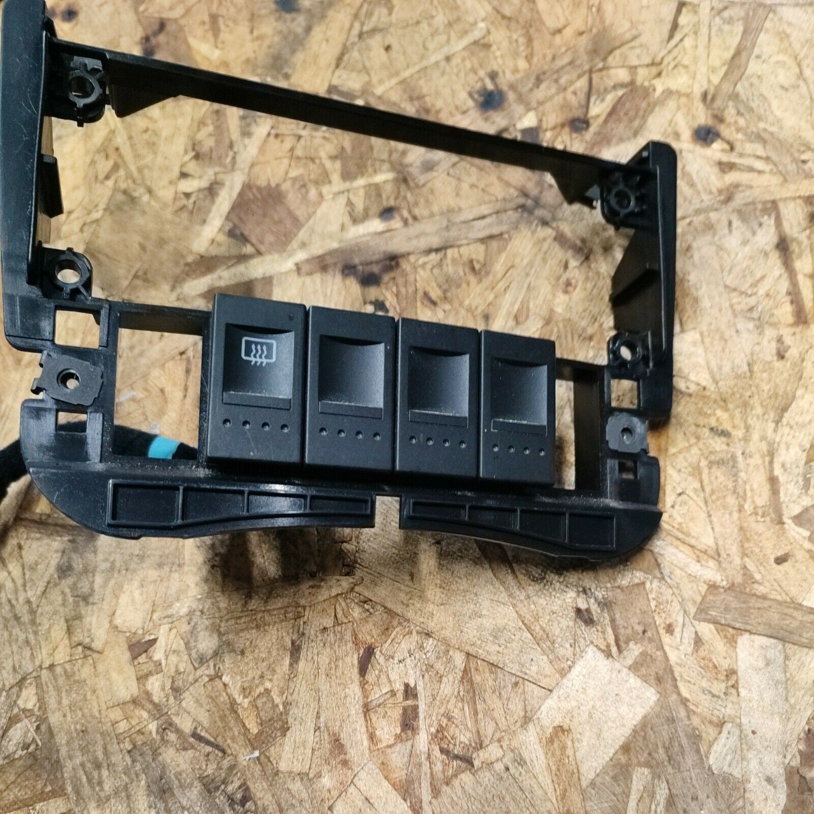 VW POLO 6n2 1.4 2002 - SWITCH dashboard CLIMATE HEATING COVER 6n0858 - F&P CRASH SRLS - Used Spare Parts