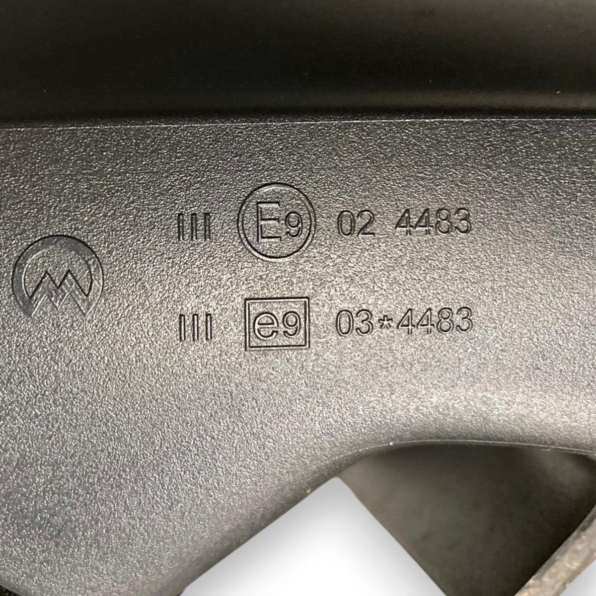 Ogledalo / zunanje vzvratno ogledalo desno (desno) 6 pin volkswagen polo 6r (2009-2017) koda: e9024483