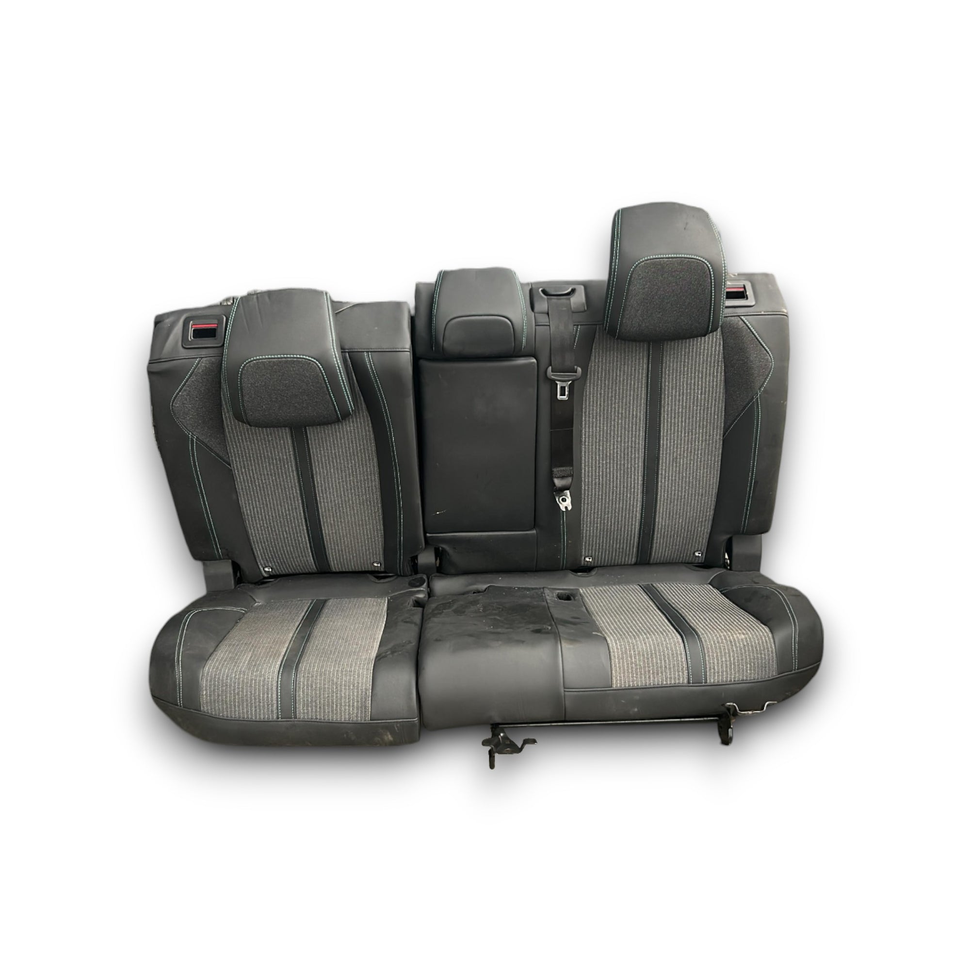 Square / ensembles en cuir et tissu noir et gris (GT - Ligne) Peugeot 3008 II (2016> 2023) avec des coutures bleues