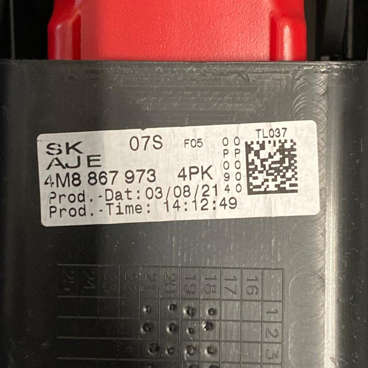 Rivestimento batticofano inferiore Audi Q8 (2018-2023) Cod: 4M8867973