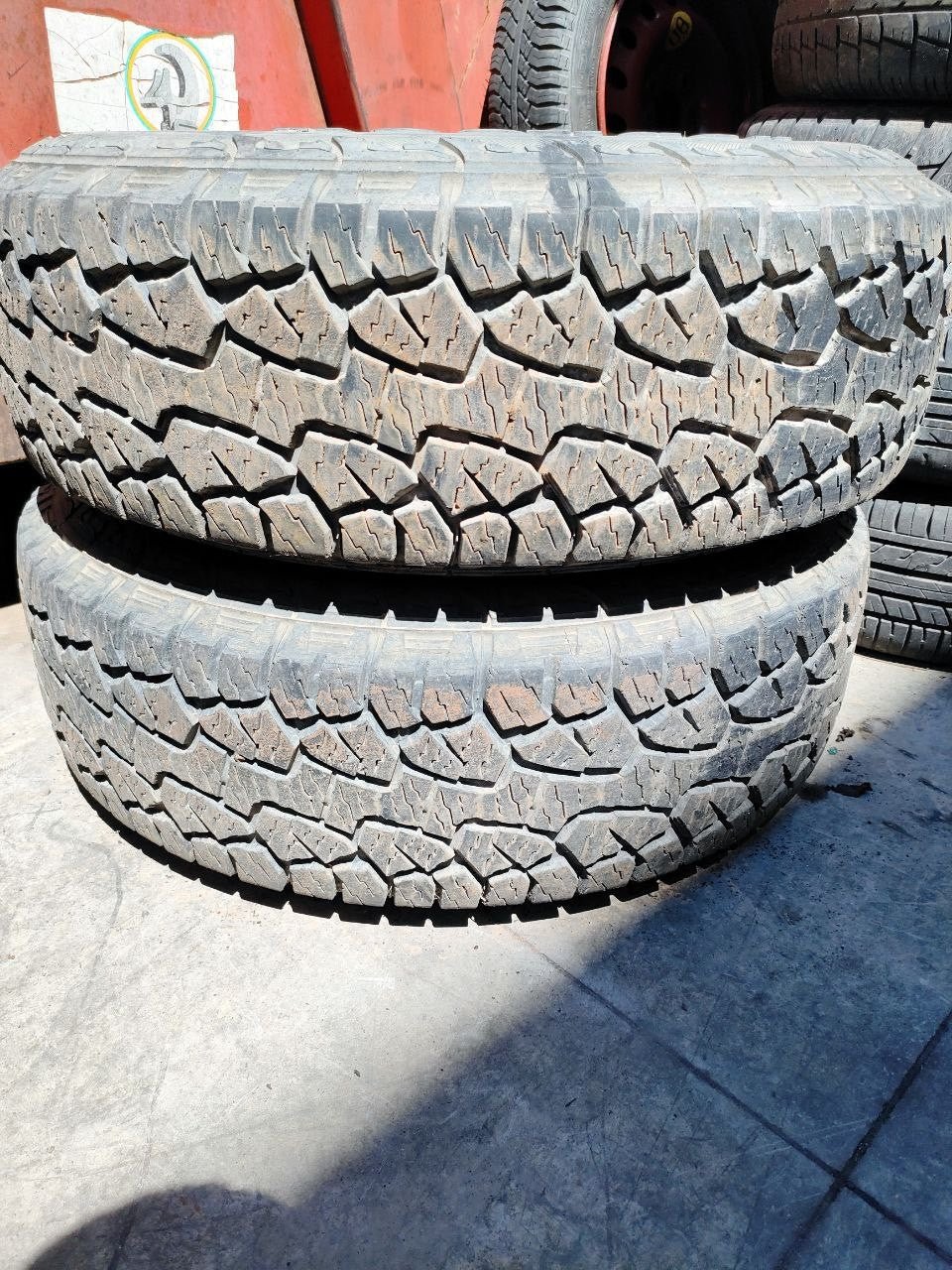 2 cerchi Ford Ranger 2001 + pneumatici 235/ 75 r15 Hankook Dynapro atm - F&P CRASH SRLS - Ricambi Usati