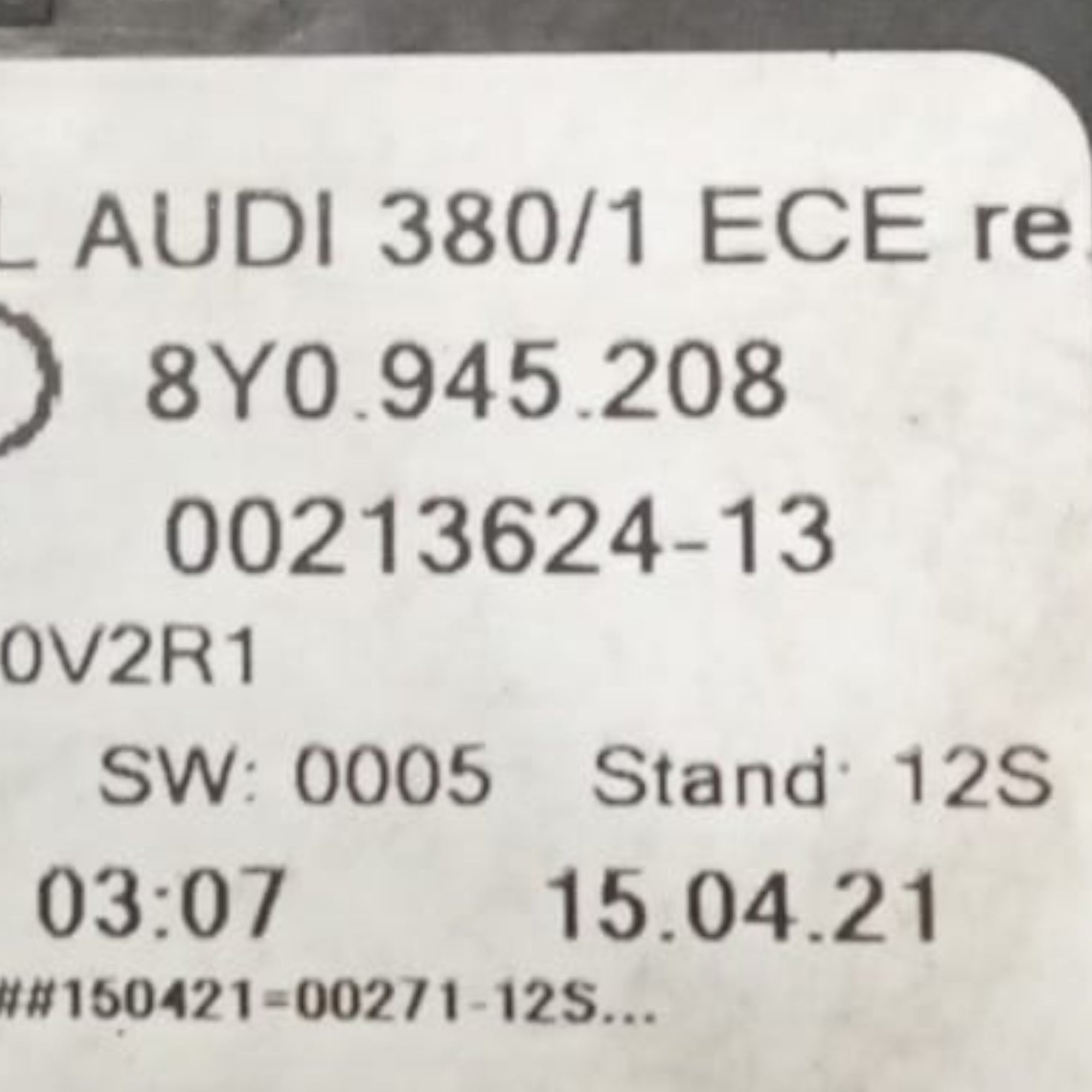 Desni zadnji ustavitev audi a3 8y koda . 8y0.945.208 (2020 >) 