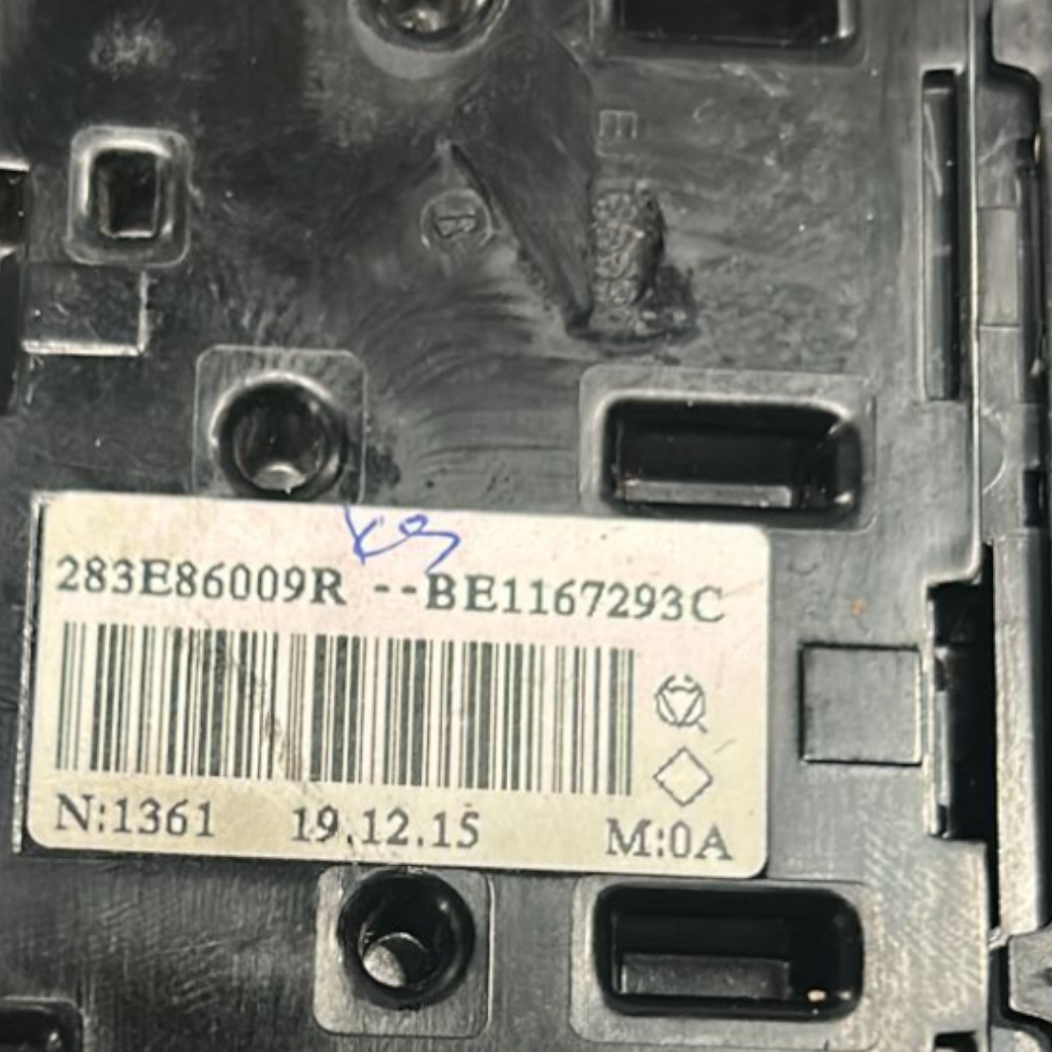 Renault Clio gegen Cod: 283E86009R (2019>)