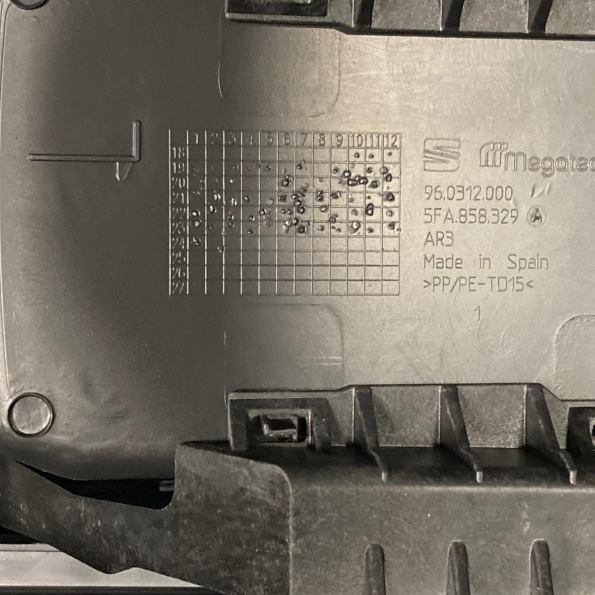 Centralni tunel + naslon za roke Cupra Formentor (2020-) Koda: 5FA858329