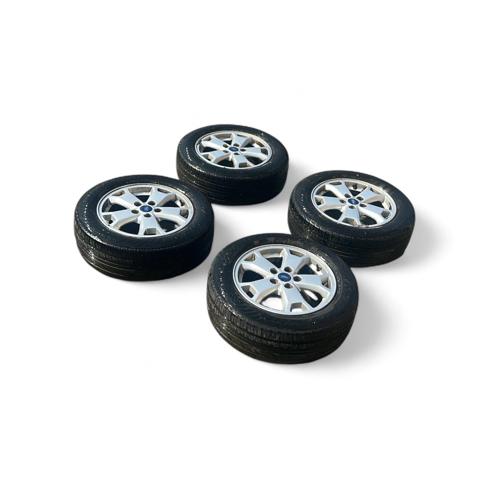 Set 4 cerchi in lega Ford Tourneo Connect (5 fori / 205 / 60 r16) (2013 > 2021)