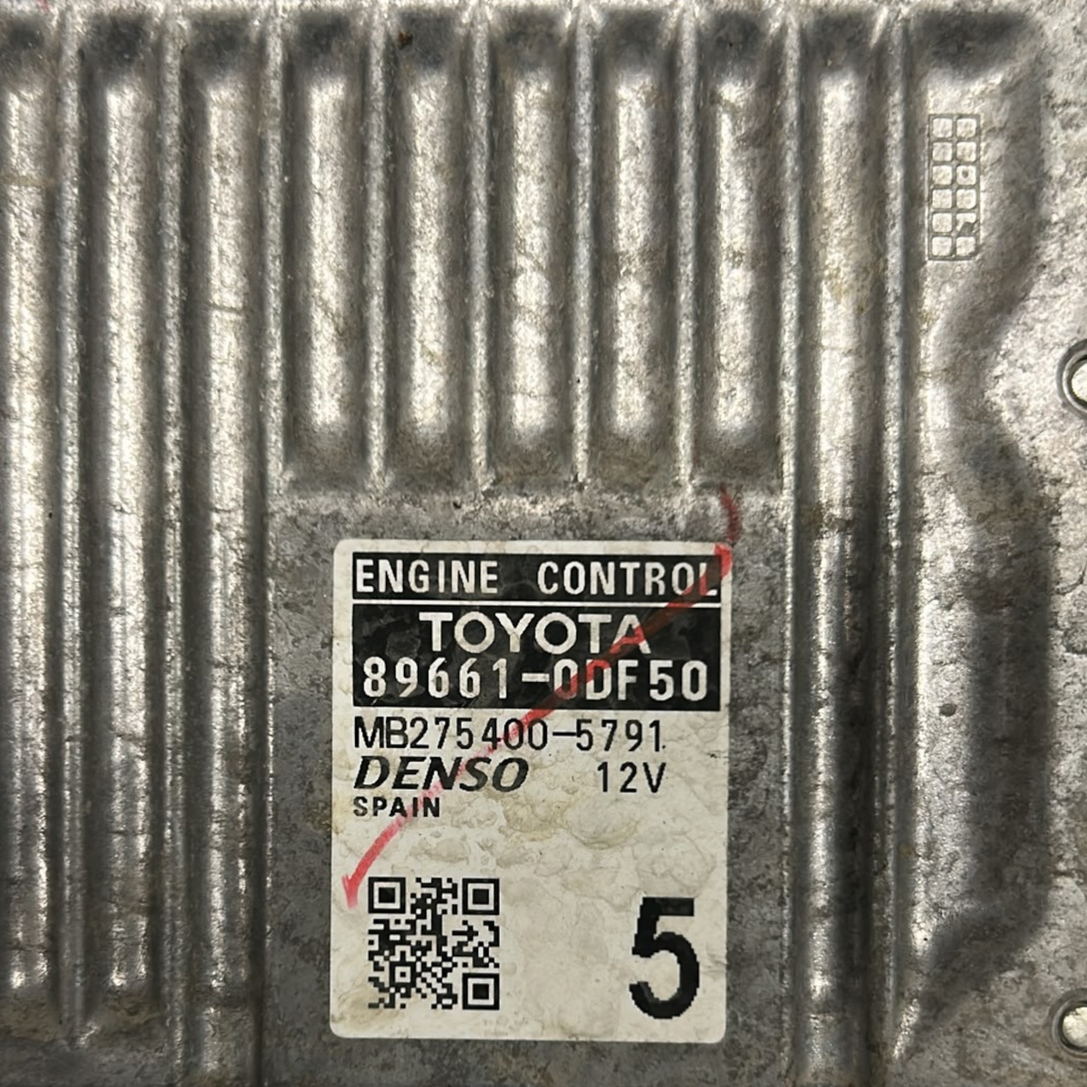 Centralita ECU motor Toyota Yaris 1.3 gasolina cod:89661-0df50 (2011 > 2017) 