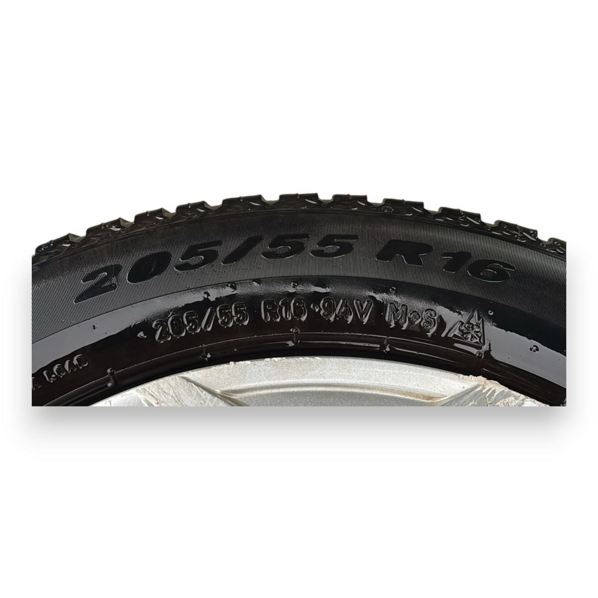 Kovinski platišči ford c-max (205/55/R16) (2010-2019) + pokrovi platišč 