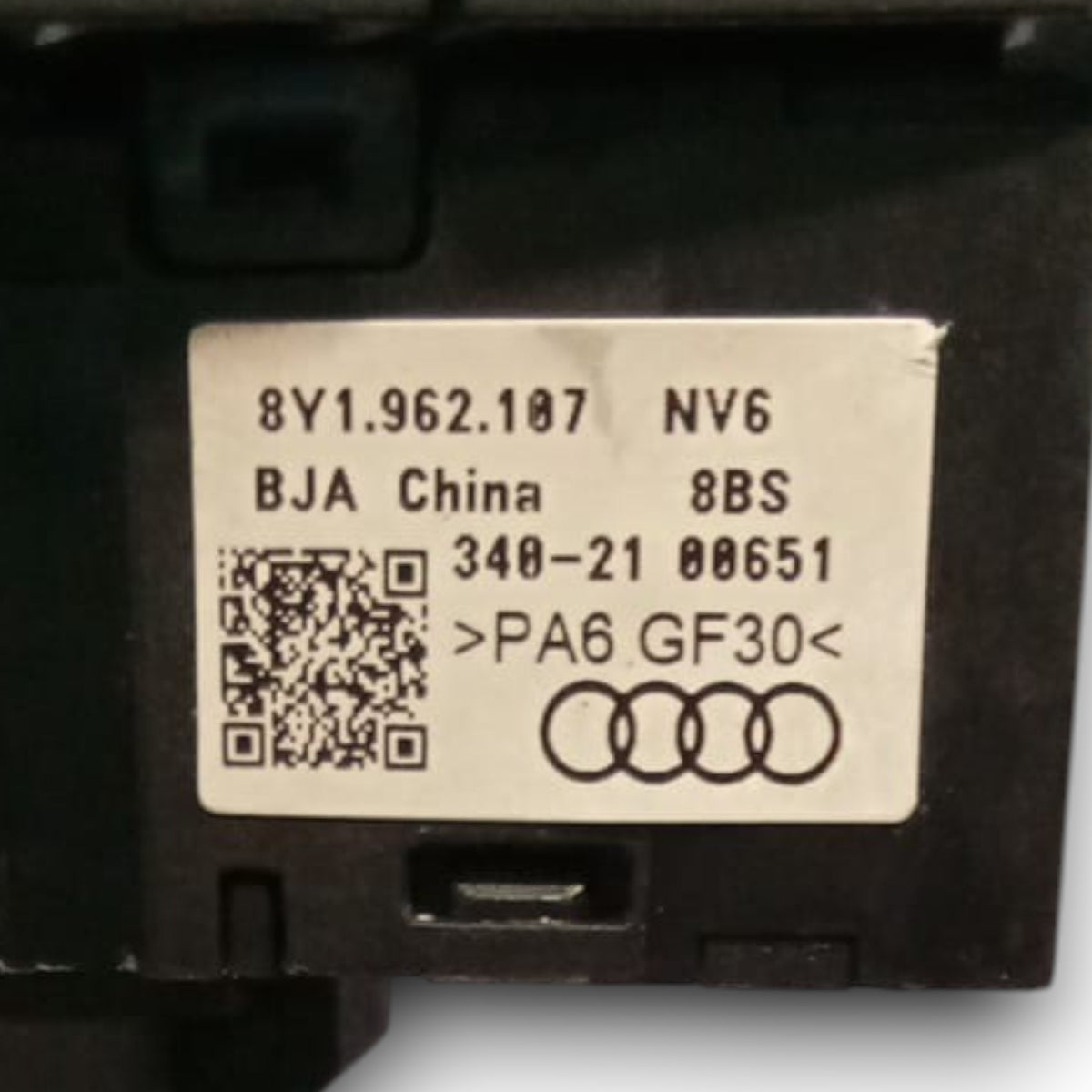 Button for opening / closing Audi A3 8Y code . 8Y1.962.107 (2020 >) 