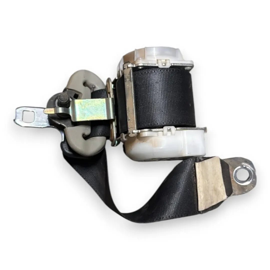 Aggancio cintura di sicurezza anteriore sinistro Fiat Sedici OEM 71768260 - F&P CRASH SRL - Ricambi Usati