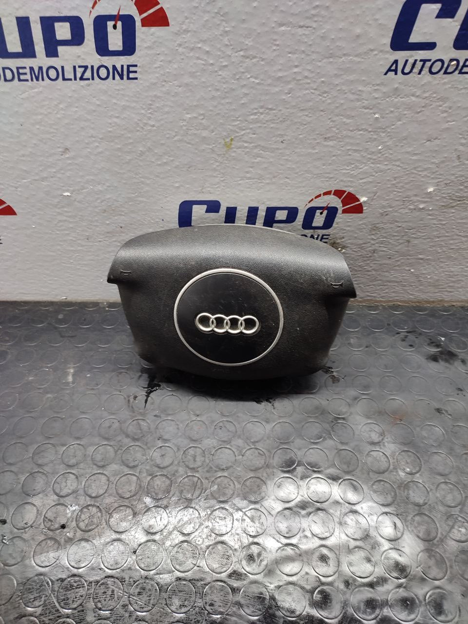 Airbag volante guidatore Audi A2 cod 8P0880201D - F&P CRASH SRLS - Ricambi Usati
