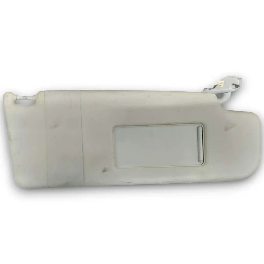 Aletta parasole destra anteriore Volkswagen Golf 2003–2009 OEM 1K0857552L2F4 - F&P CRASH SRL - Ricambi Usati