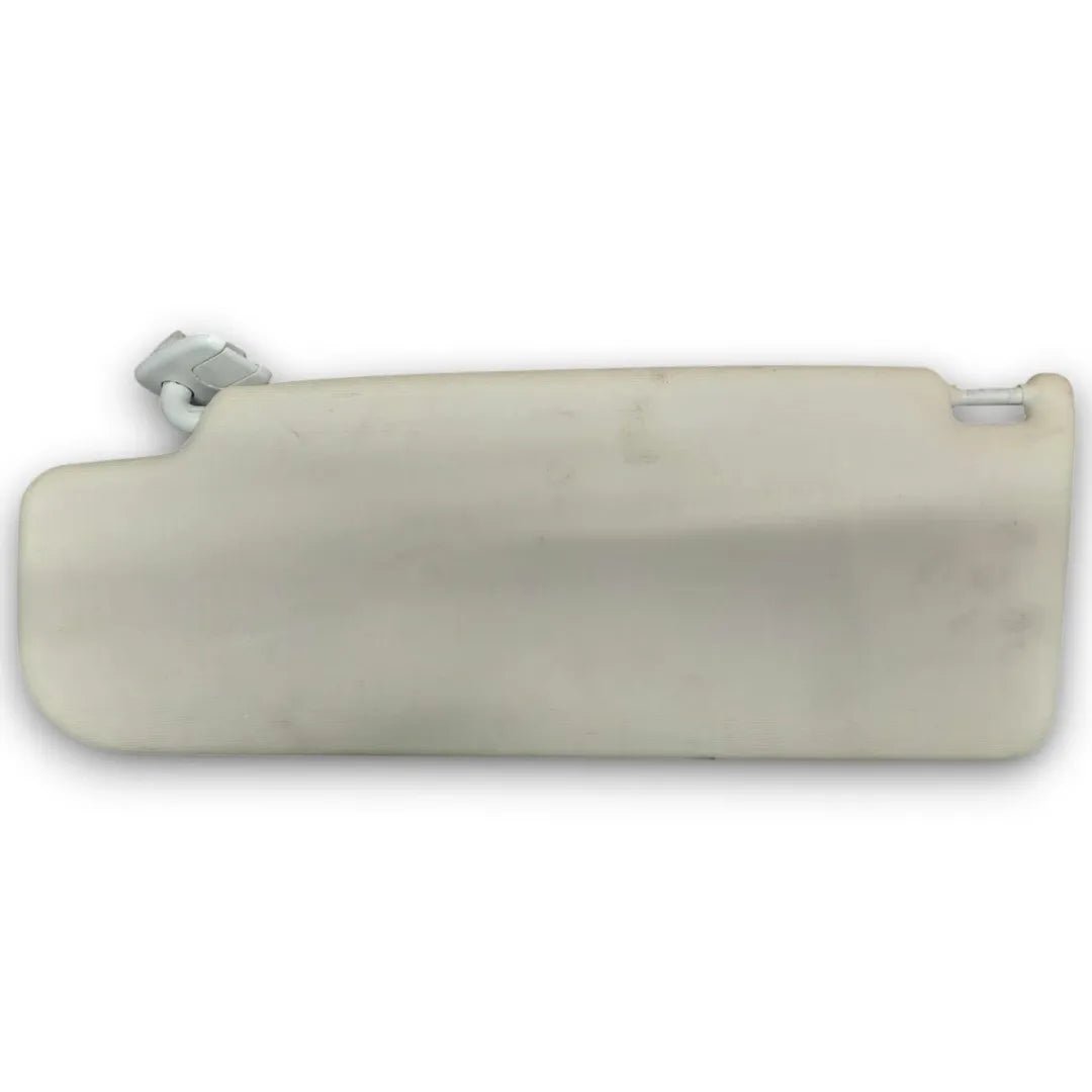 Aletta parasole destra anteriore Volkswagen Golf 2003–2009 OEM 1K0857552L2F4 - F&P CRASH SRL - Ricambi Usati