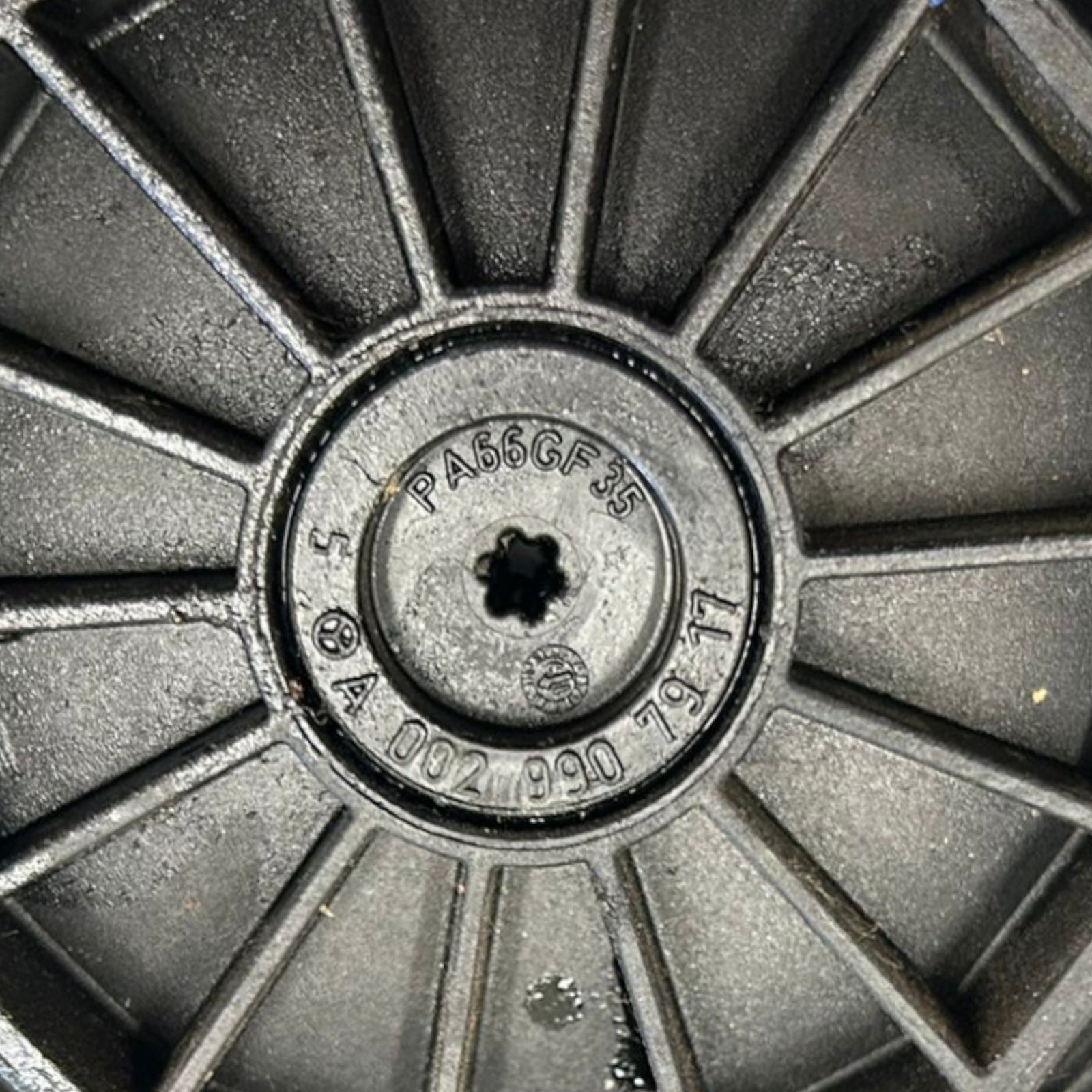 Alloggiamento Filtro Carburante Mercedes Benz Classe E (W213) cod.A0029907911 2.0 Diesel (2016 > 2023) - F&P CRASH SRLS - Ricambi Usati