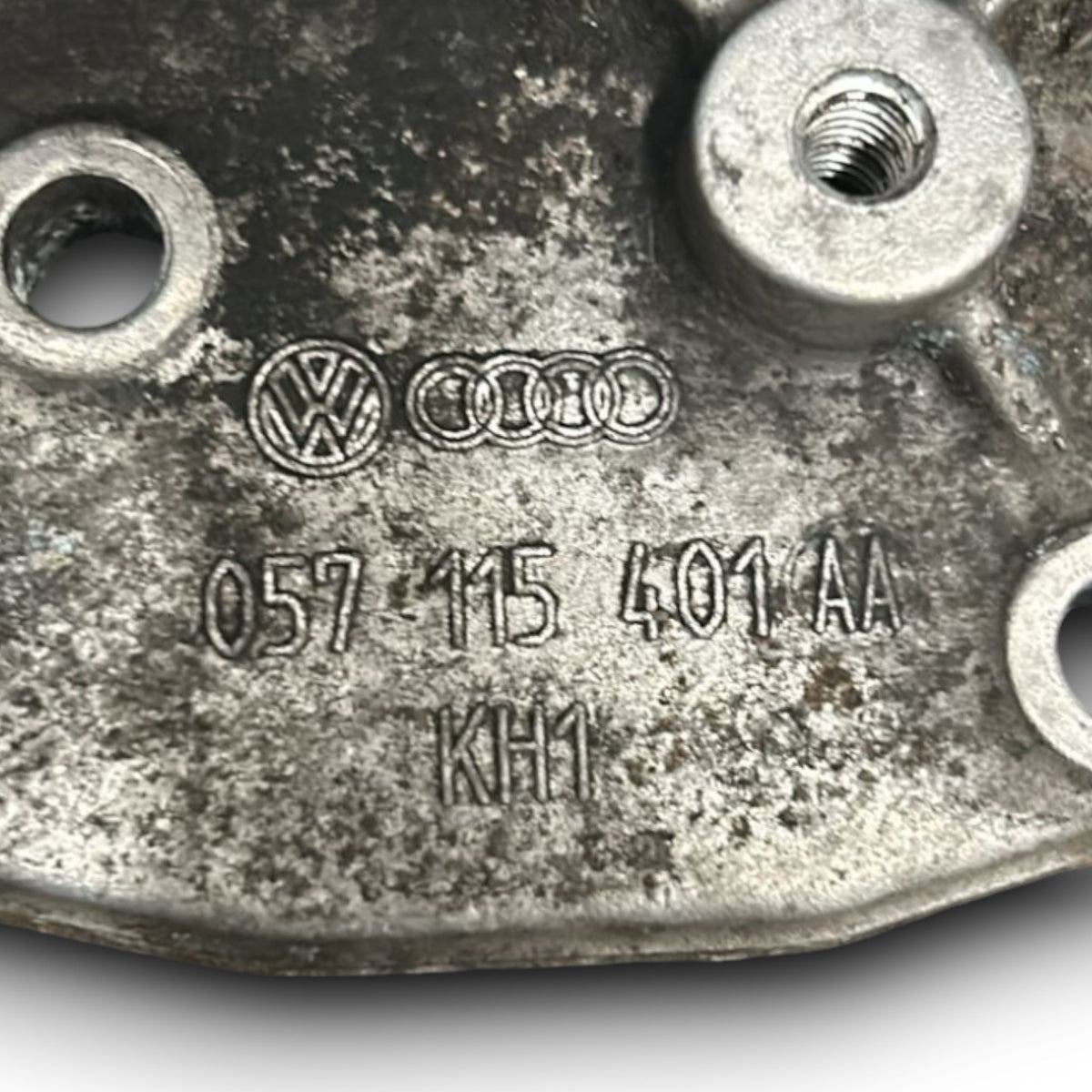 Alloggiamento Filtro Olio Audi A8 (D3 / 4E) cod.057115401AA 4.2 Diesel (2002 > 2009) Supporto - F&P CRASH SRLS - Ricambi Usati