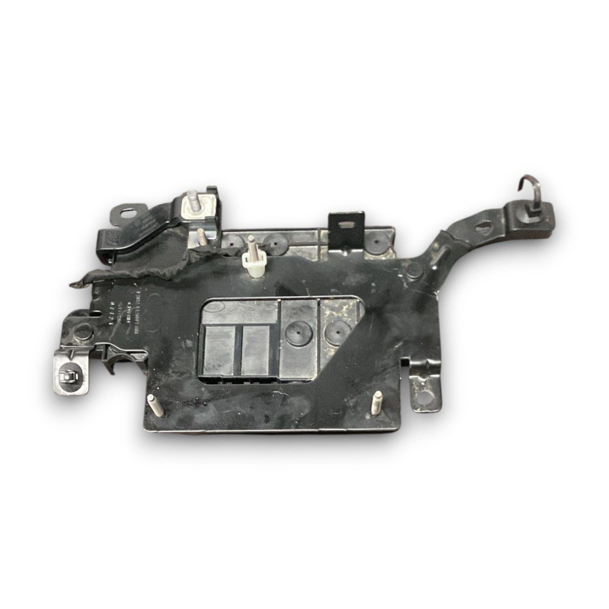 Fuse box housing land rover defender 90 l663 code . l8b2 - 14a004 - bb 3.0 diesel / hybrid (2020 >) - F&amp;P CRASH SRL - Used Spare Parts