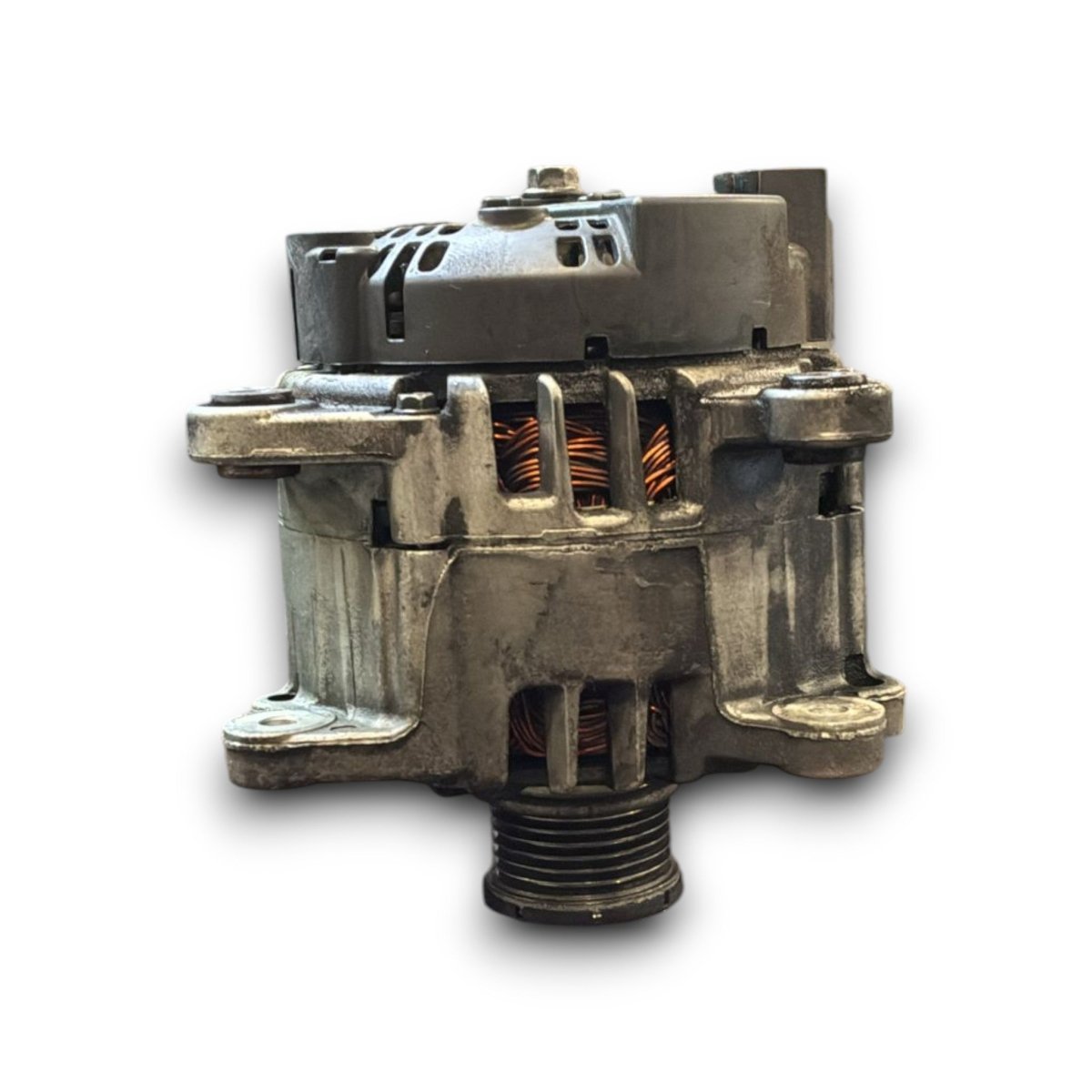 Alternatore audi a4 b8 cod . 03g903016g 2.0 diesel (2007 > 2015) - F&P CRASH SRL - Ricambi Usati