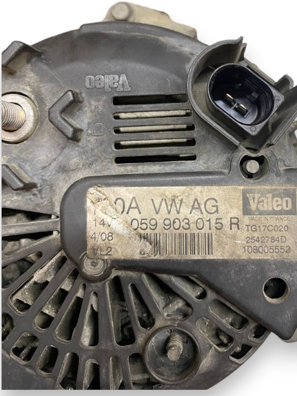 Alternatore Audi A6 3.0 tdi (2010) cod: 059903015R - F&P CRASH SRLS - Ricambi Usati