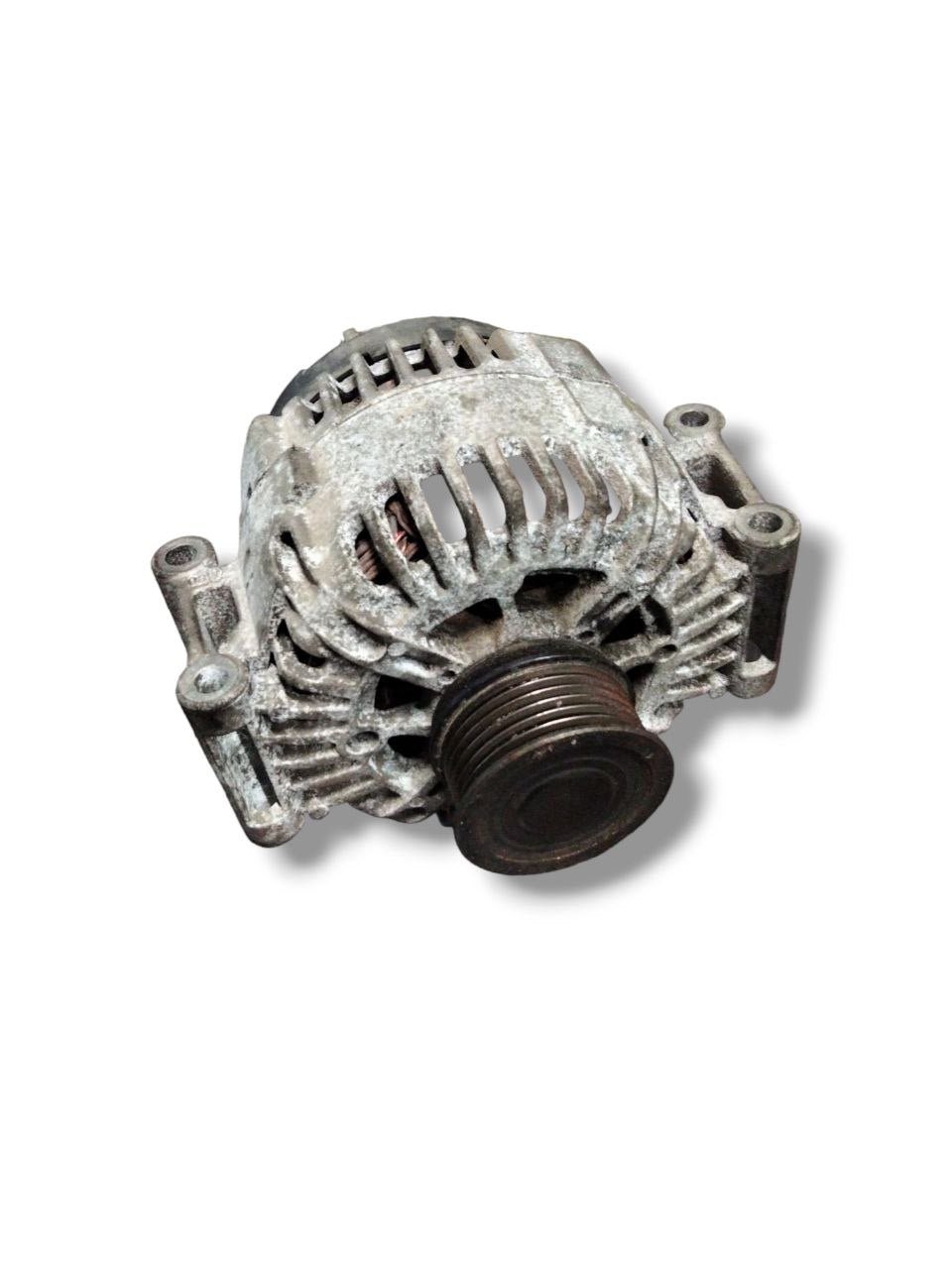 Alternatore Audi A8 / B7 2.0 Benzina (2000 - 2009) cod.06D903016 - F&P CRASH SRLS - Ricambi Usati