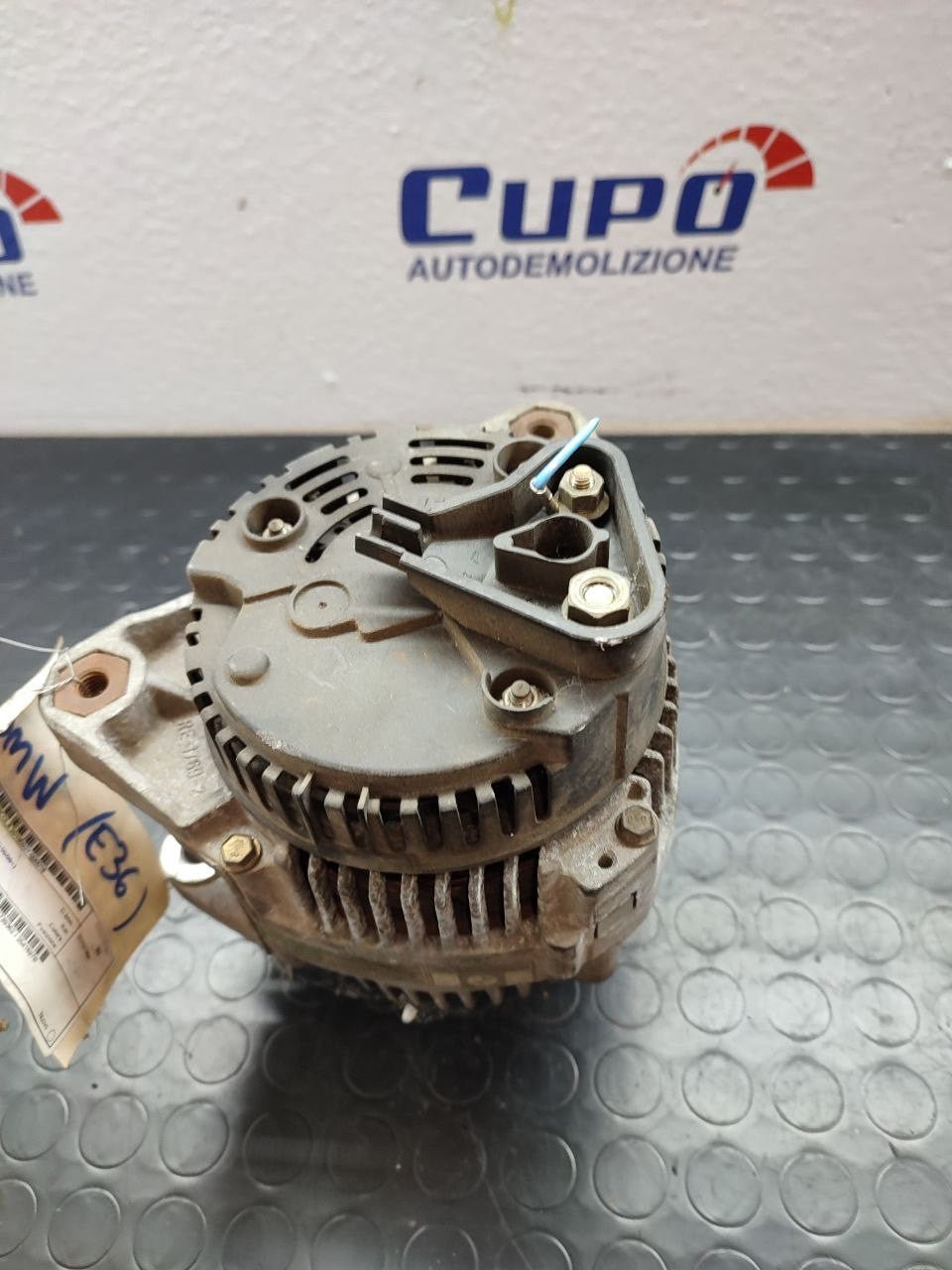 Alternatore Bmw 316i E36 cod 12311247310 - F&P CRASH SRLS - Ricambi Usati