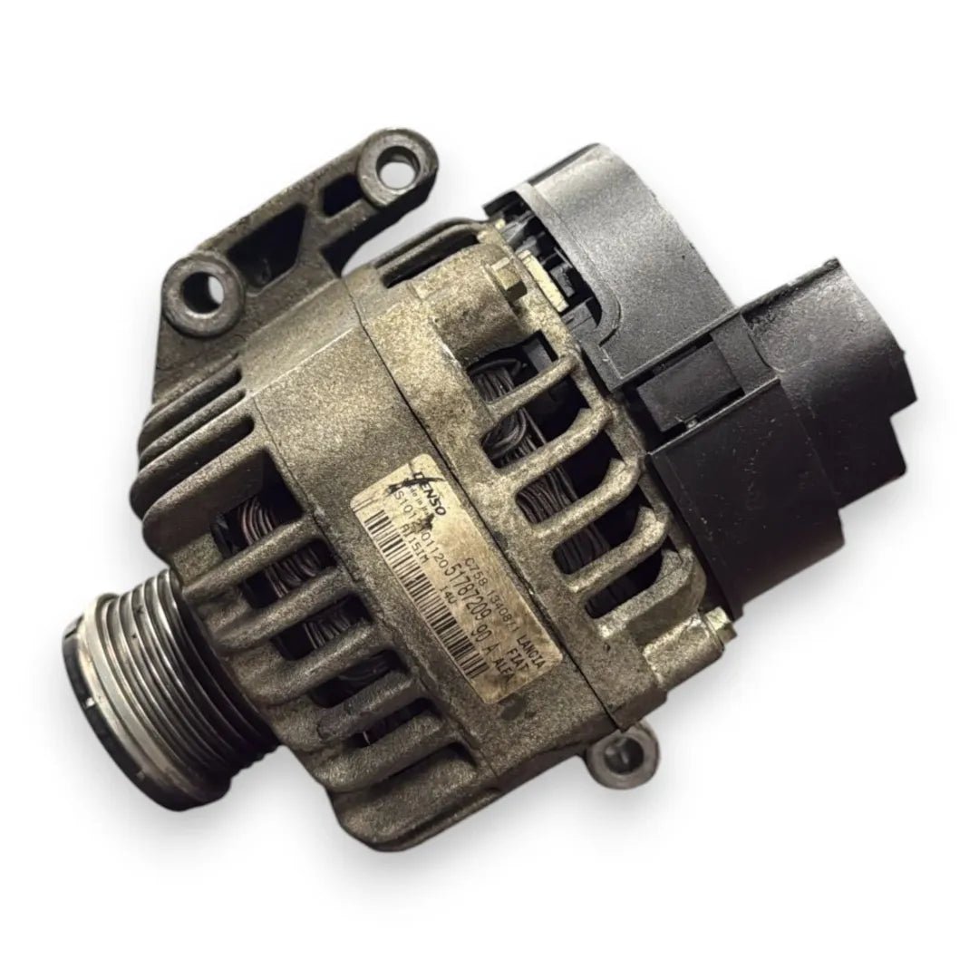 Alternatore Fiat Grande Punto 2Y OEM 51854915 - F&P CRASH SRL - Ricambi Usati