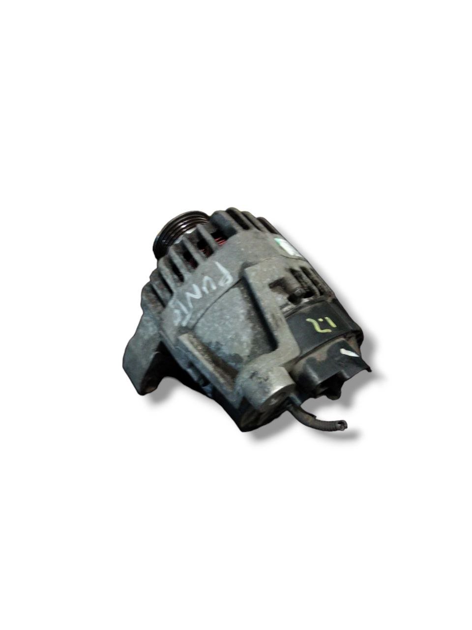 Alternatore Fiat Panda 169 1.1 / Fiat Punto 1.2 benzina (2003 - 2012) cod.51700675 - F&P CRASH SRLS - Ricambi Usati