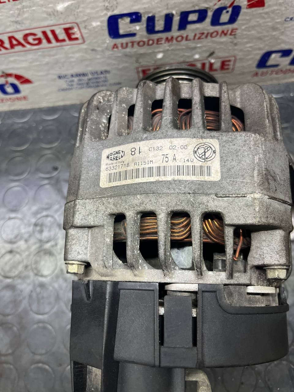 Alternatore Fiat Punto 1.2 (1999) cod:63321718 - F&P CRASH SRLS - Ricambi Usati