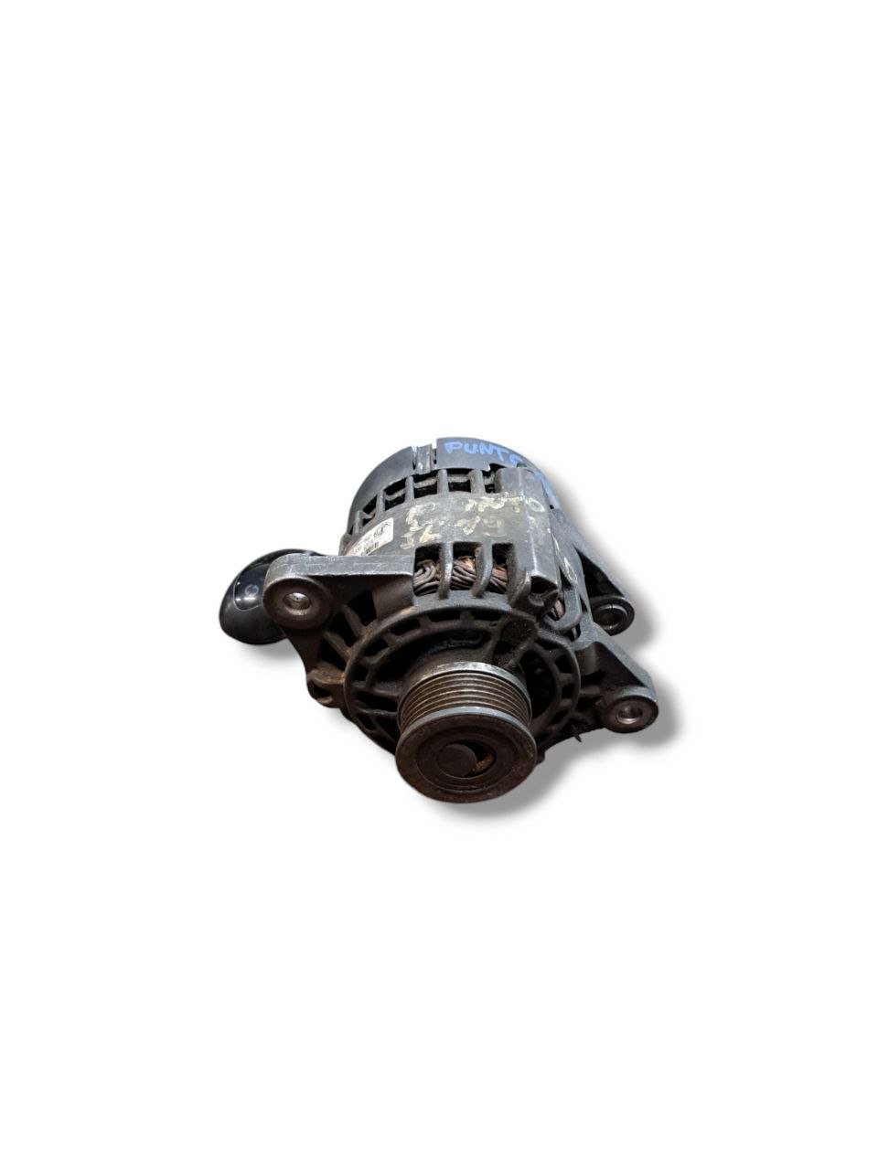 Alternatore Fiat Punto 188 / Alfa 156 / Marea / Multipla 1.9 Diesel (2002) COD:46765838 - F&P CRASH SRLS - Ricambi Usati