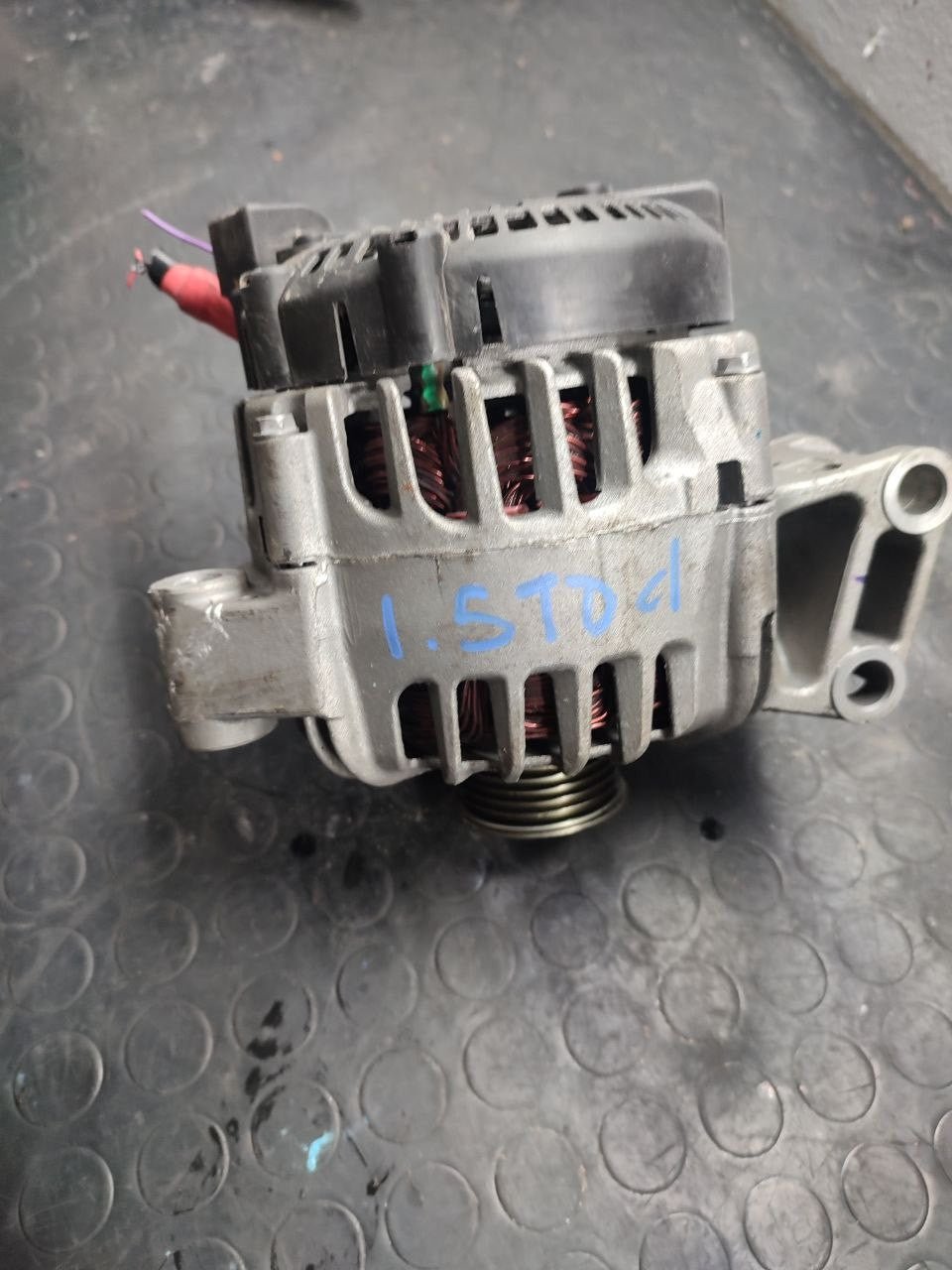 Alternatore Ford Fiesta ( mk7 - 2017 ) 1.5 tdci 85 cv cod av6n-10300-ha - F&amp;P CRASH SRLS - Ricambi Usati