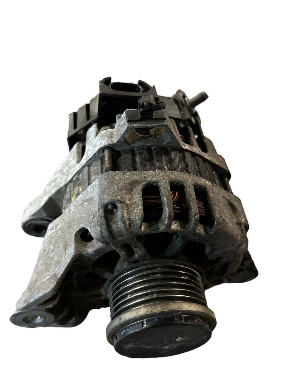 Alternatore Kia Picanto III serie (2014) 1.0 benzina cod: 37300-04335 - F&P CRASH SRLS - Ricambi Usati