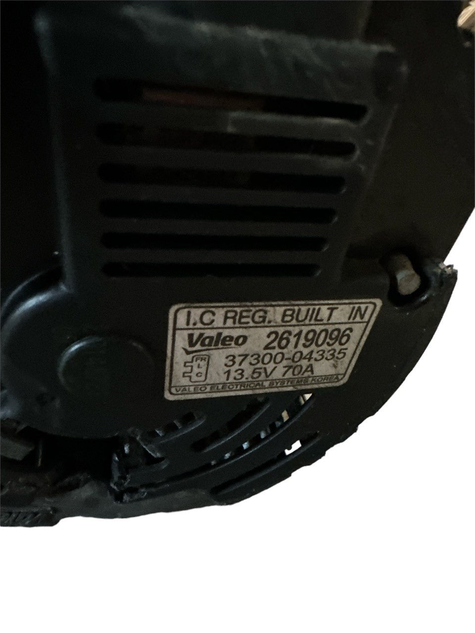 Alternatore Kia Picanto III serie (2014) 1.0 benzina cod: 37300-04335 - F&P CRASH SRLS - Ricambi Usati