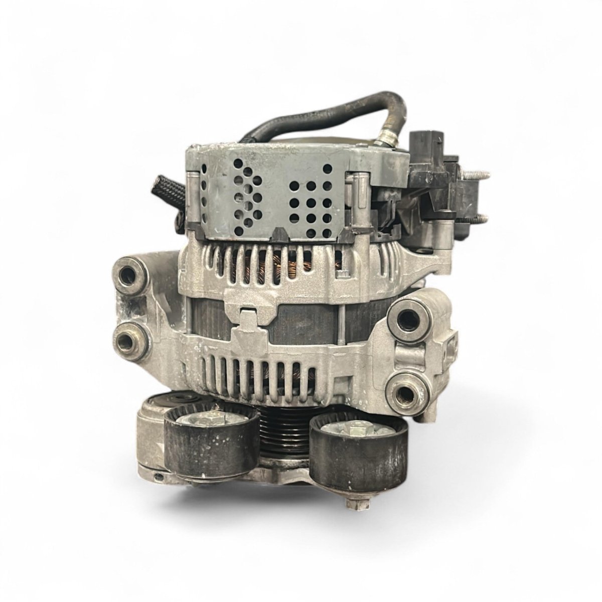 Alternatore Maserati Grecale (M182) cod.06702193360 2.0 hybrid (2022 > ) - F&P CRASH SRLS - Ricambi Usati
