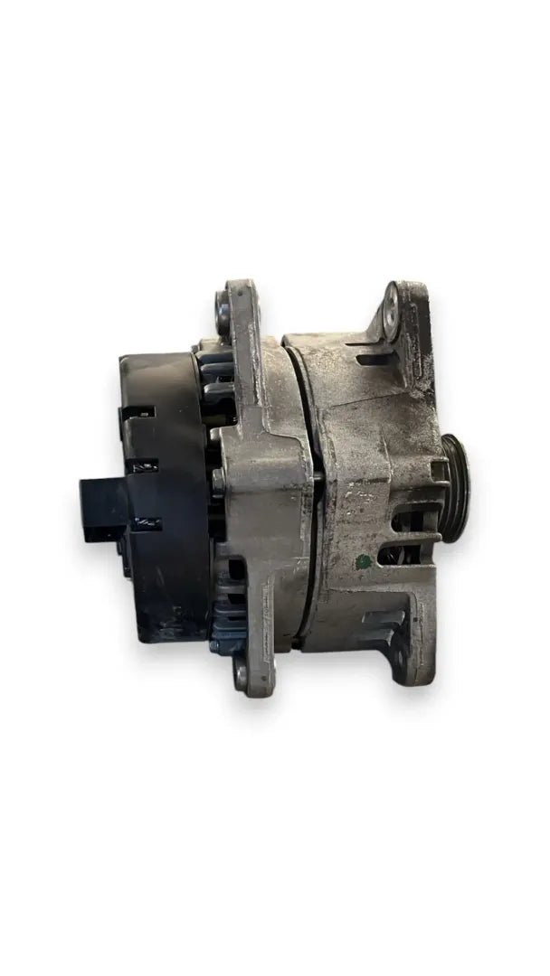 Alternatore Mercedes-Benz Classe A W176 OEM A0009063822 - F&P CRASH SRL - Ricambi Usati