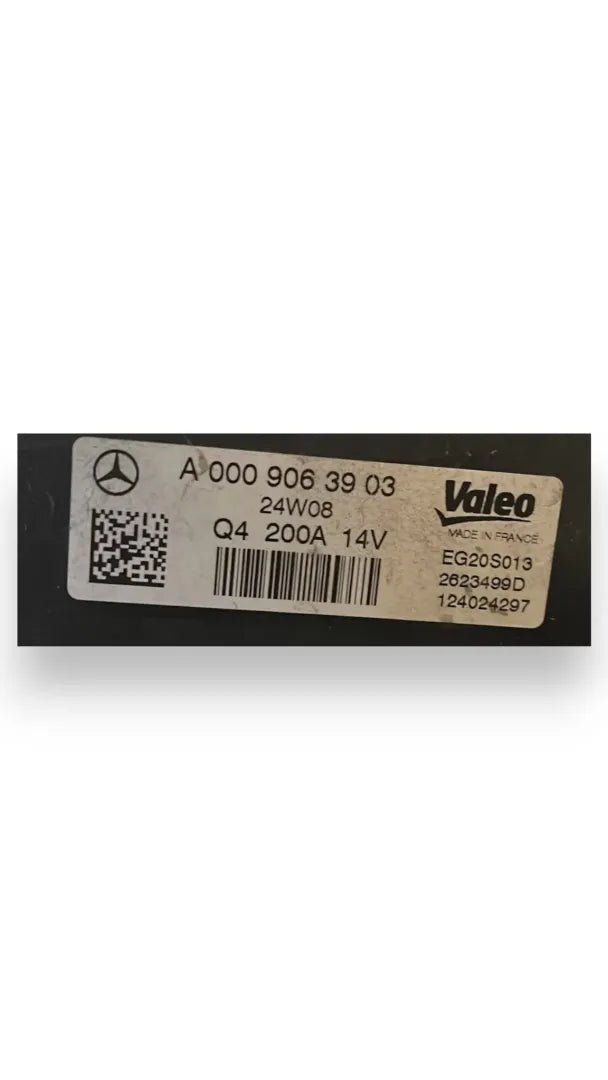 Alternatore Mercedes-Benz Classe A W176 OEM A0009063822 - F&P CRASH SRL - Ricambi Usati