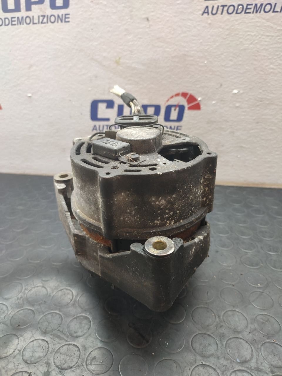 Alternatore MERCEDES BENZ CLASSE E Cod:0120489331 - F&P CRASH SRLS - Ricambi Usati
