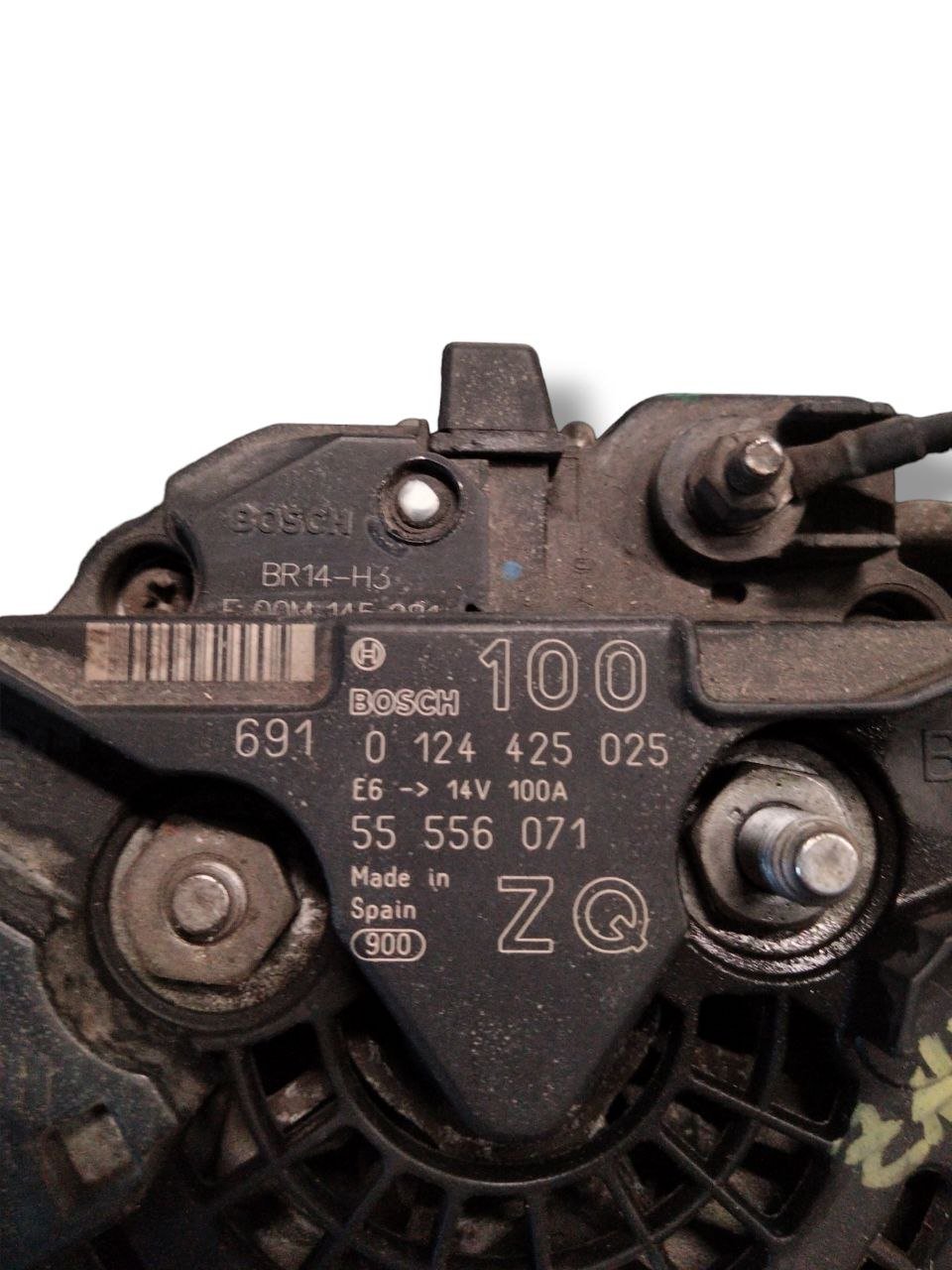 Alternatore Opel Zafira B 1.6 benzina - metano (2005 - 2014)cod.0124425025 - 55556071 - F&P CRASH SRLS - Ricambi Usati