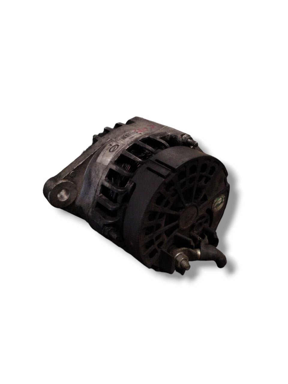 Alternatore Opel Zafira B / Astra H 1.9 diesel (2004 - 2014)cod.102211 - 8650 - F&P CRASH SRLS - Ricambi Usati