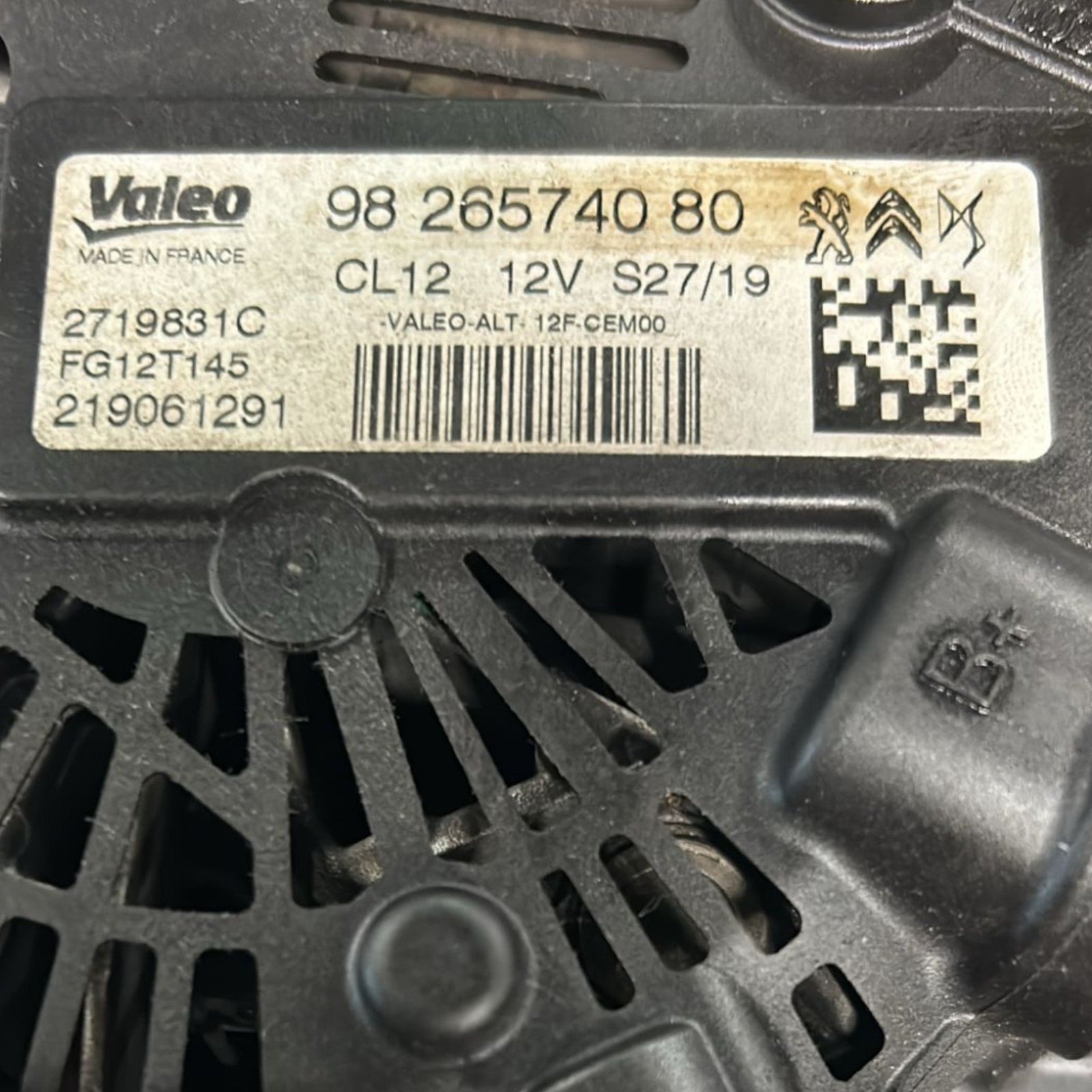 Alternatore Peugeot 208 1.2 Benzina (2019 >) cod:9826574080 - F&P CRASH SRLS - Ricambi Usati