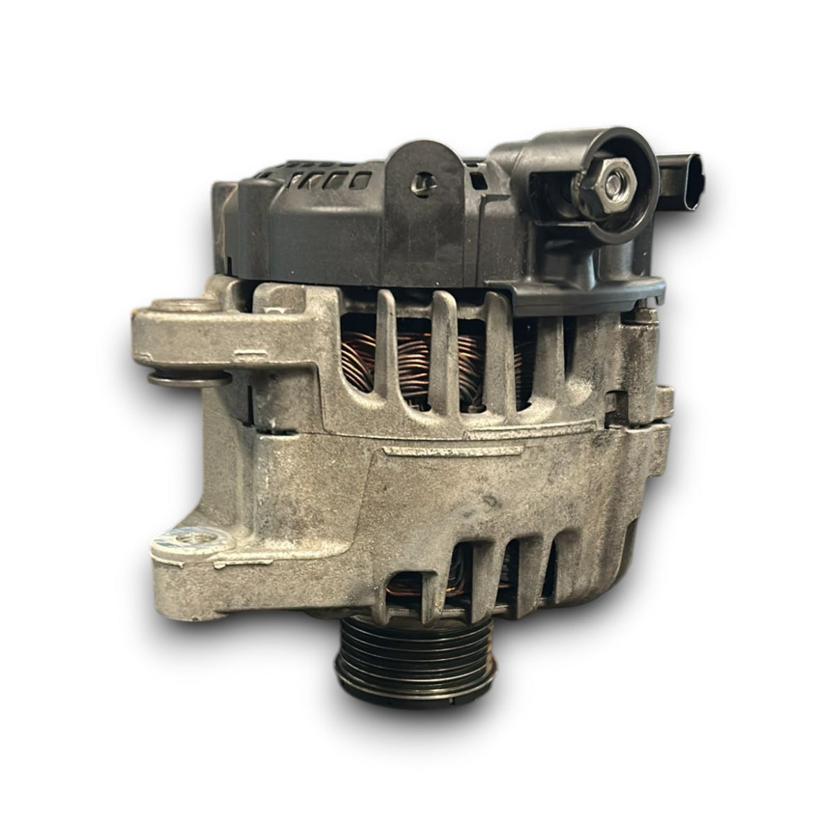 Alternatore Peugeot 208 1.2 Benzina (2019 &gt;) cod:9826574080 - F&amp;P CRASH SRLS - Ricambi Usati