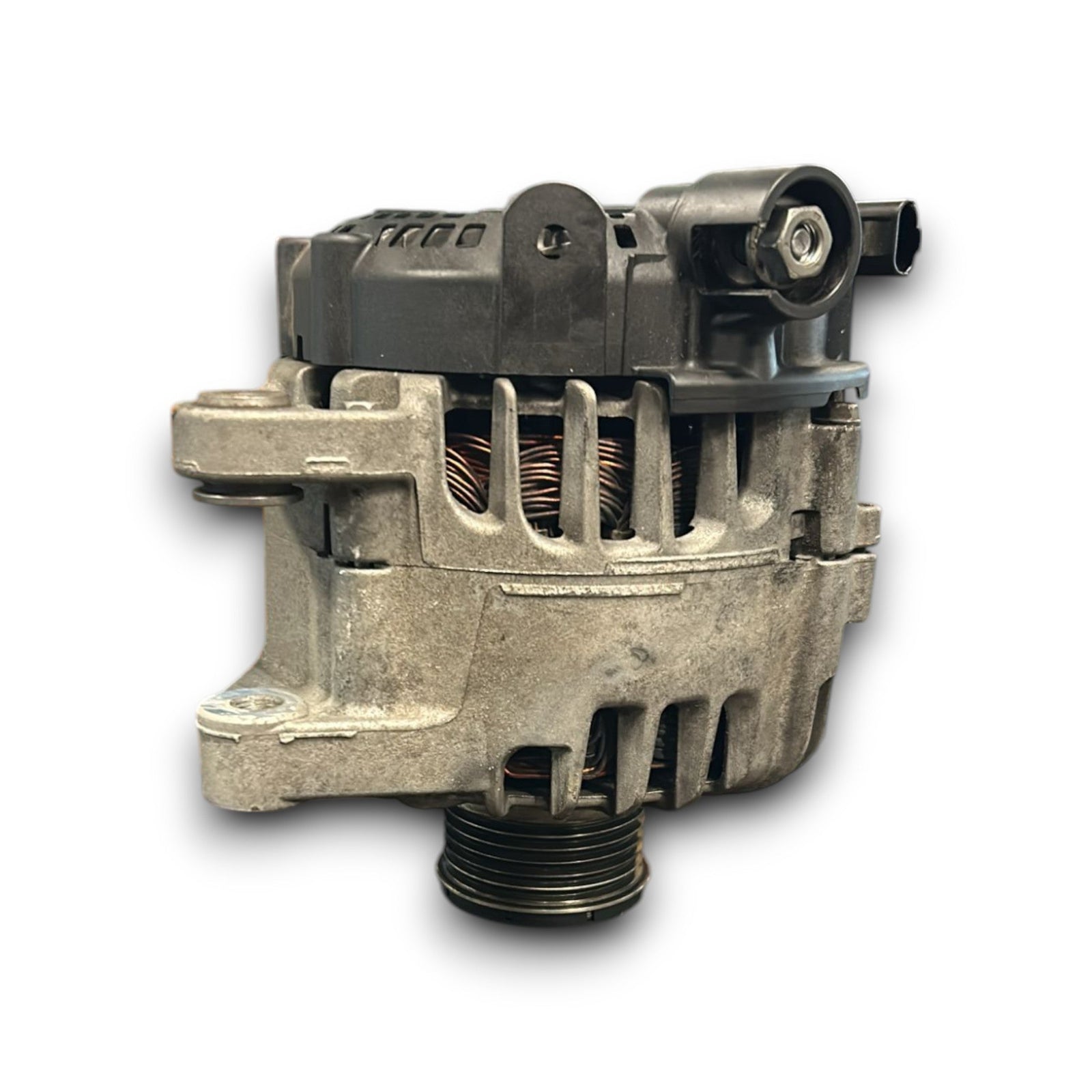 Alternatore Peugeot 208 1.2 Benzina (2019 >) cod:9826574080 - F&P CRASH SRLS - Ricambi Usati