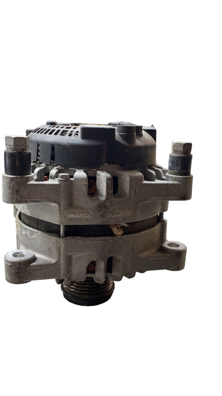 Alternatore Peugeot 208 1.6 diesel (2016) COD:9810525380 - F&P CRASH SRLS - Ricambi Usati