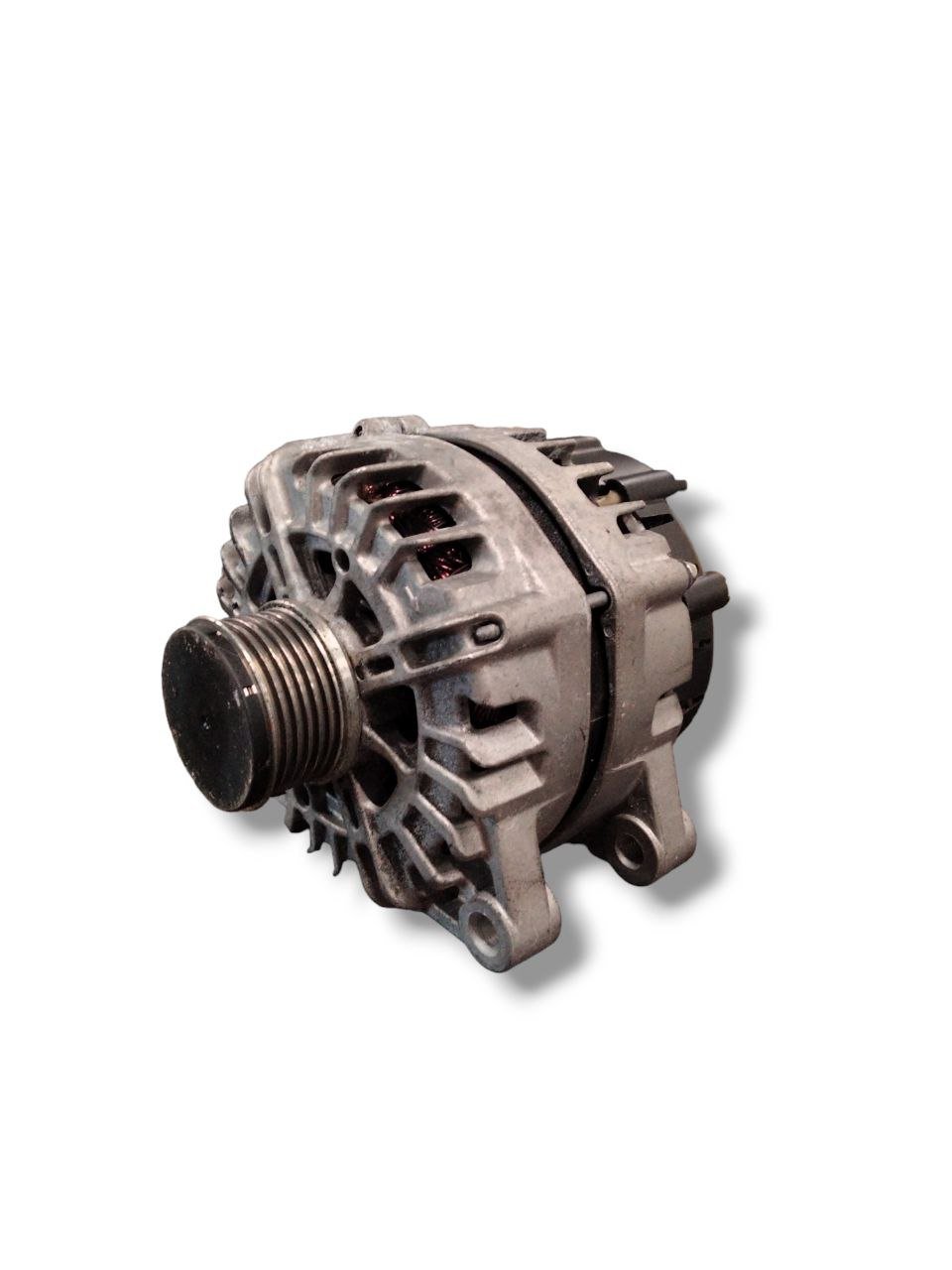 Alternatore Peugeot 208 / 308 / 3008 1.4 diesel (2012 - 2019) cod.9678048880 - F&amp;P CRASH SRLS - Ricambi Usati