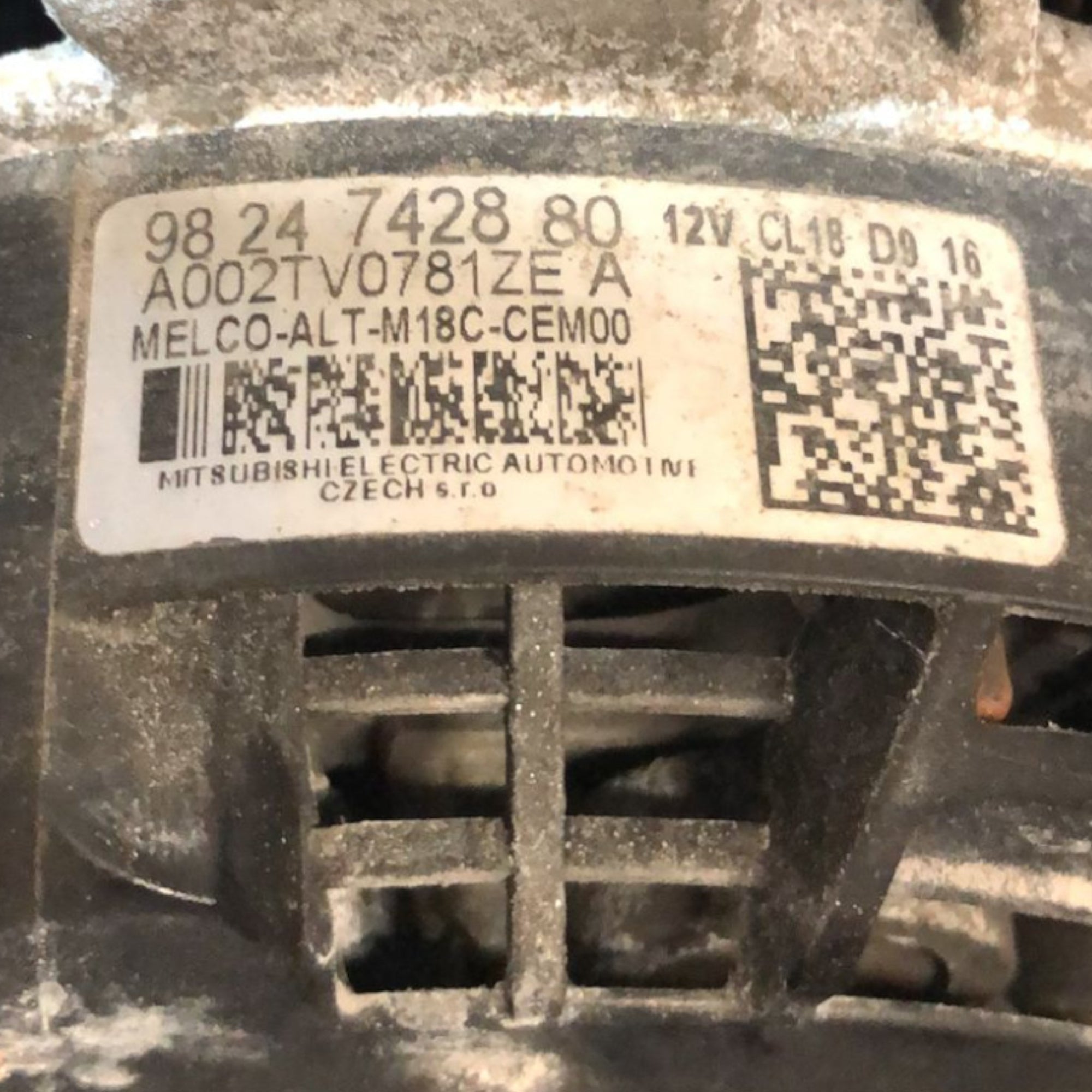 Alternatore Peugeot 3008 1.5 Diesel (2016 > 2023) cod:9824742880 - F&P CRASH SRLS - Ricambi Usati