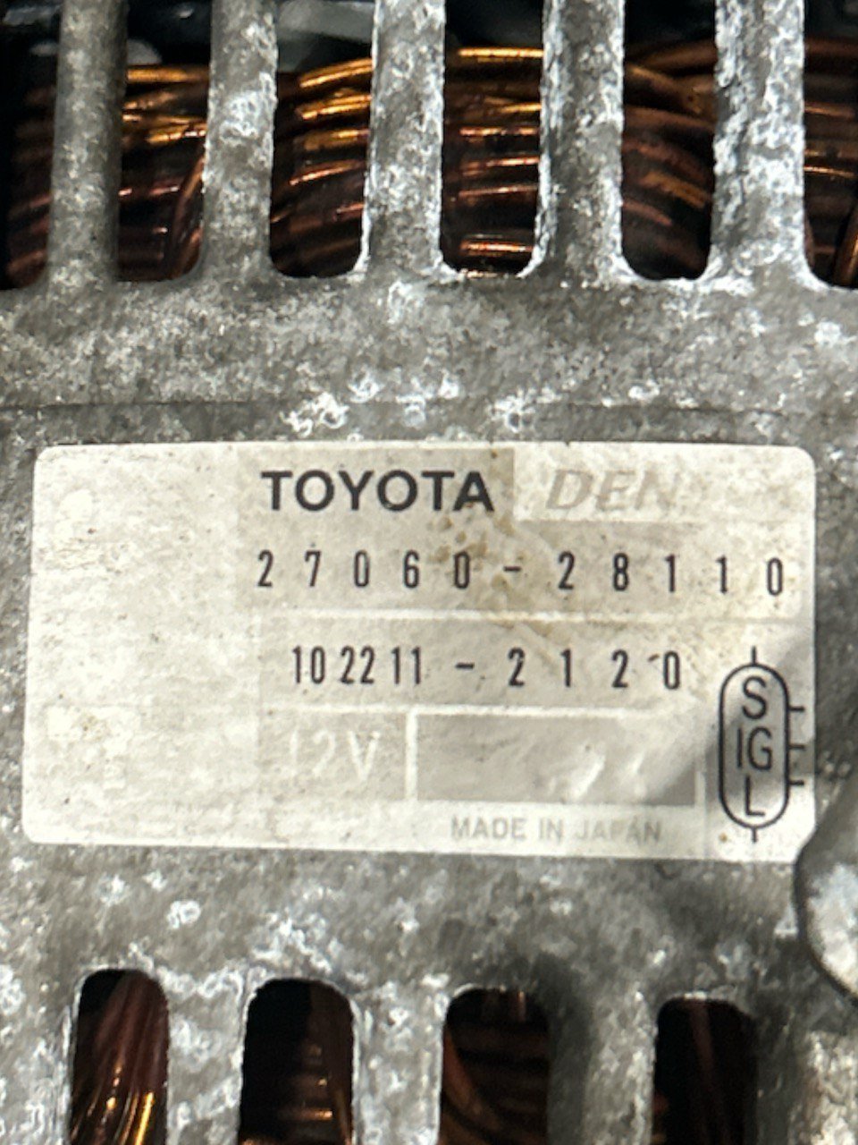 Alternatore Toyota Rav IV 2.0 Benzina (2000 - 2006) cod . 27060-28110 - F&P CRASH SRLS - Ricambi Usati