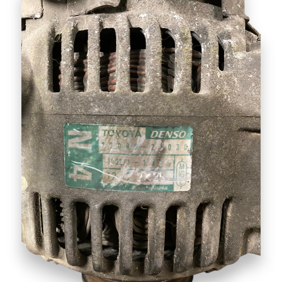 Alternatore Toyota Yaris 1.3 Benzina (1999 - 2005) Cod: 27060 - 21030 - F&P CRASH SRLS - Ricambi Usati